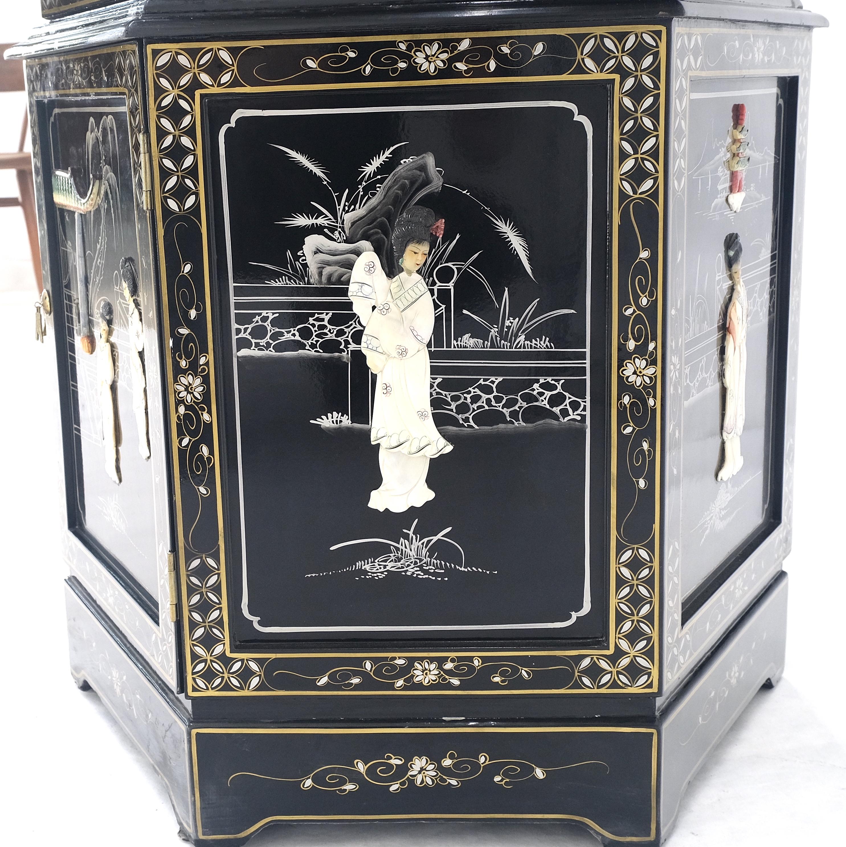 Chinesisch Schwarz Lack Rund Sechseck Pagode Top Perlmutt Vitrine Display (Lackiert) im Angebot