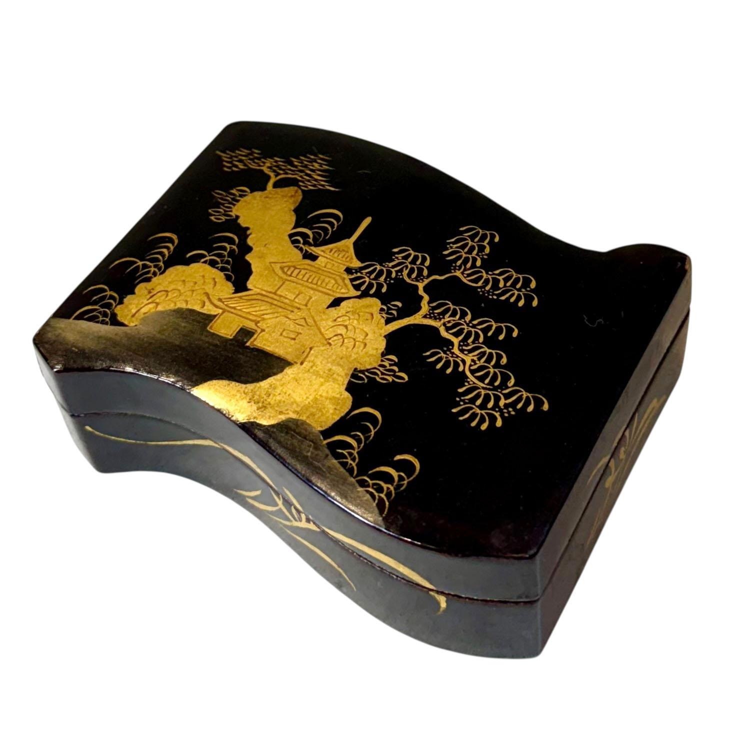 Chinese Black Lacquer Work Box In Good Condition For Sale In Tampa, FL