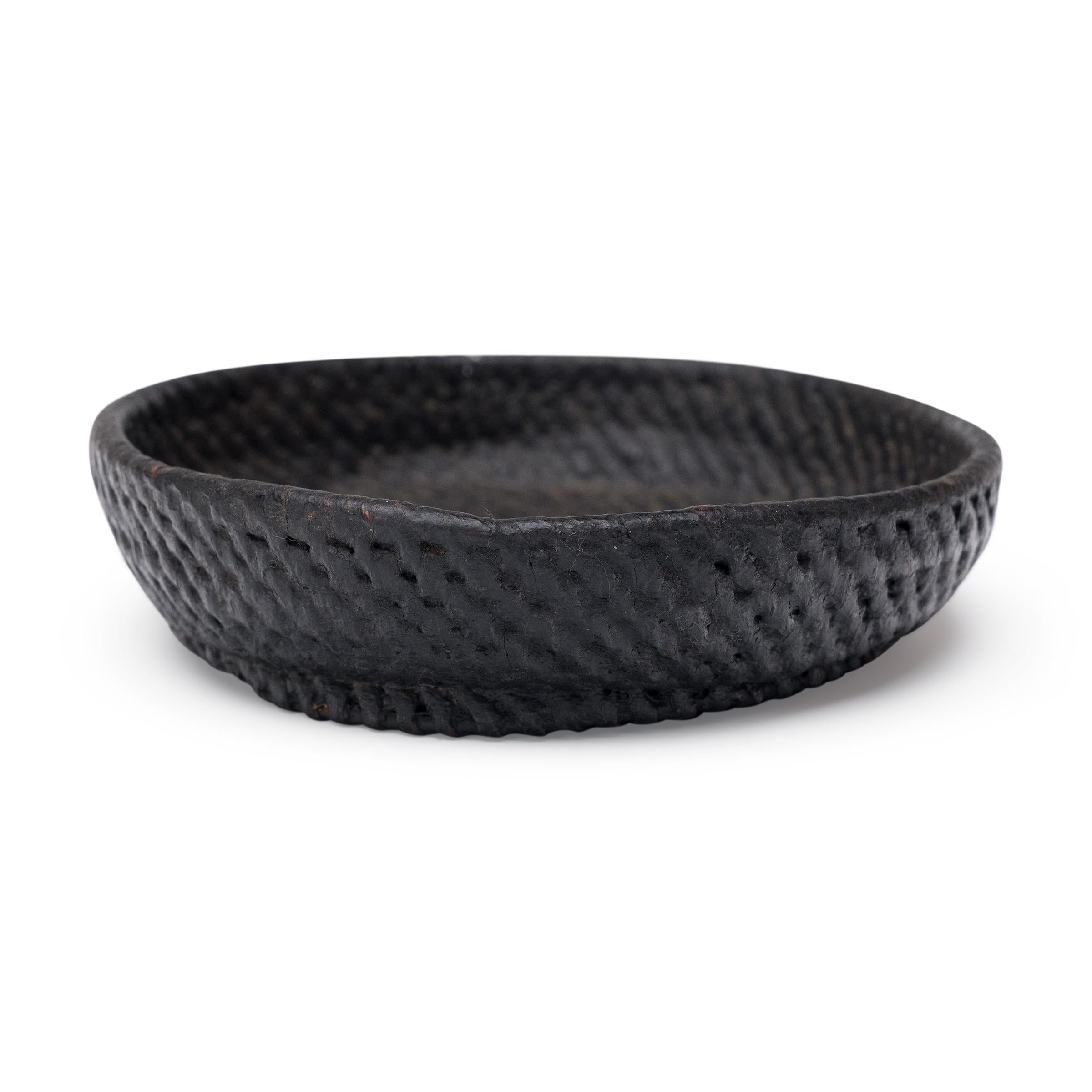 Cinese Piatto cinese in lacca nera intrecciata, 1900 ca. in vendita