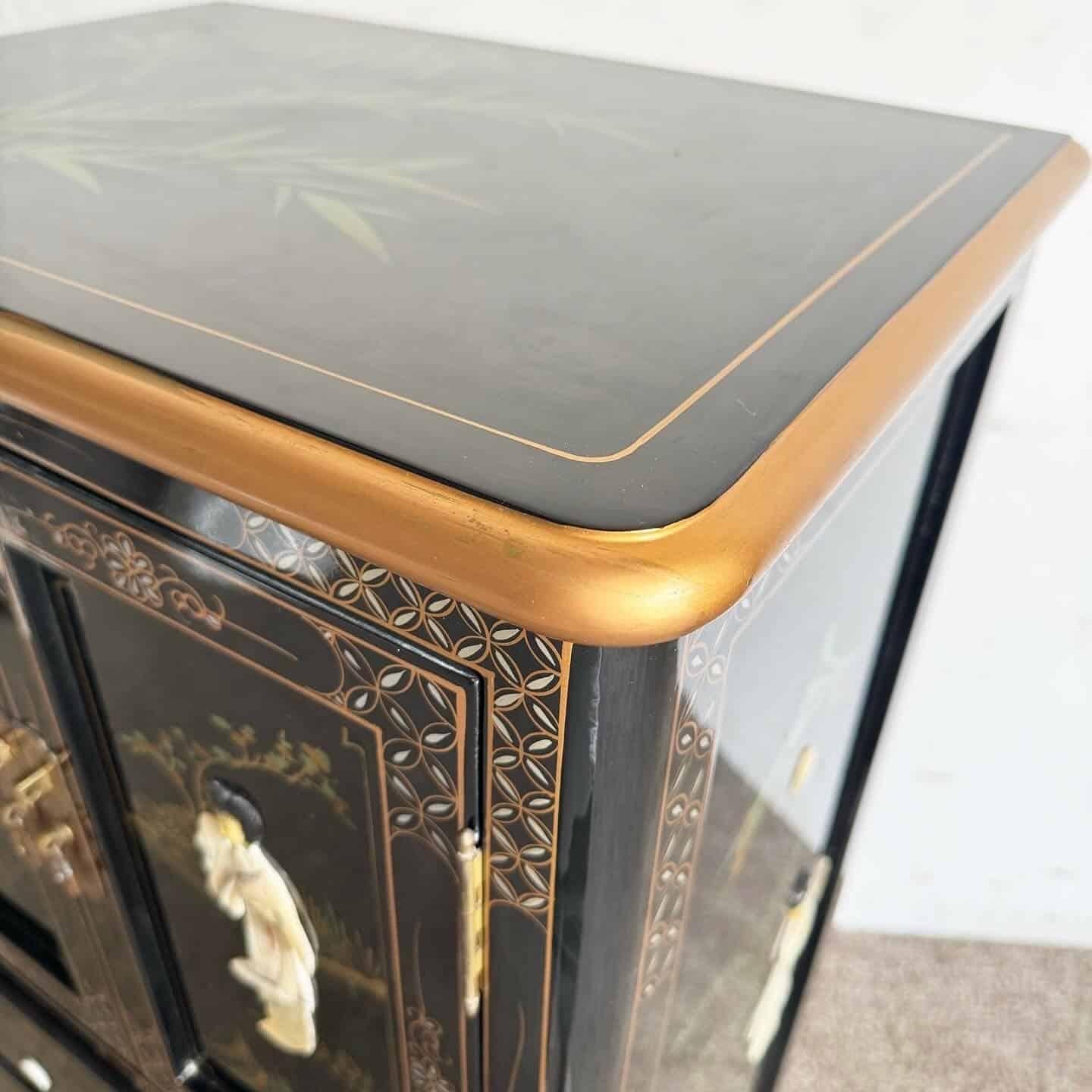 Chinesischer schwarz lackierter und goldfarbener handbemalter Dessous-Schrank im Angebot 5