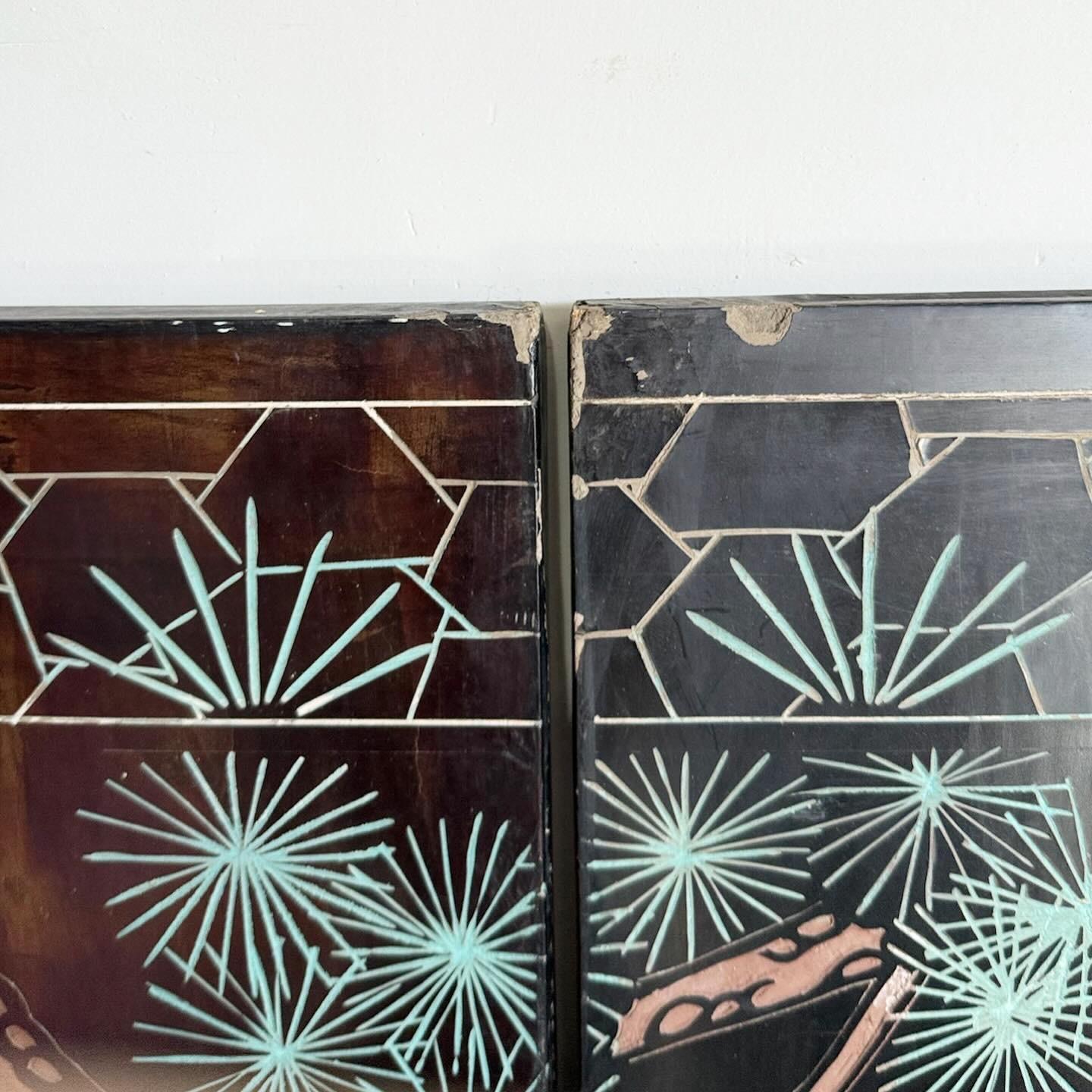 Chinesischer schwarz lackierter und handgeschnitzter/bemalter Raumteiler/Schrank - 6 Tafeln im Zustand „Gut“ im Angebot in Delray Beach, FL