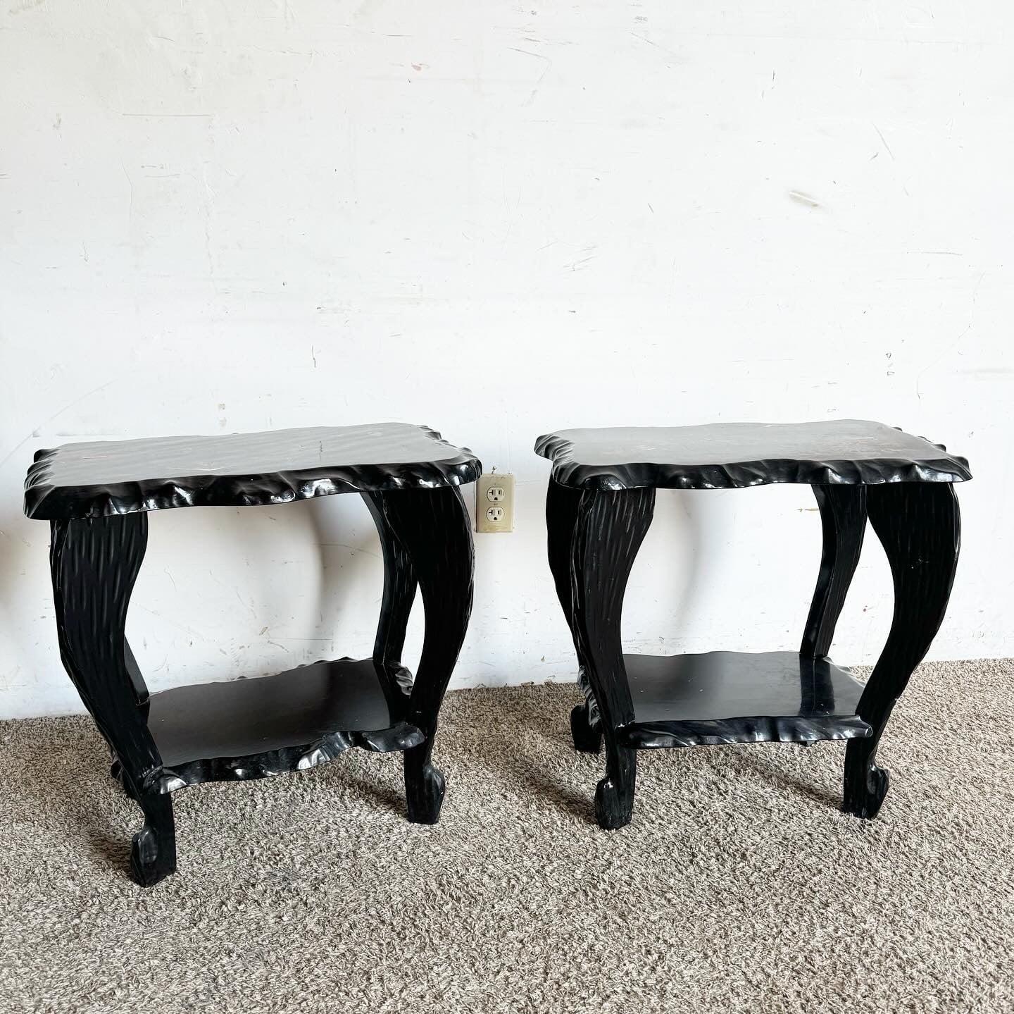 Nacre Tables d'appoint chinoises laquées noires et peintes à la main avec incrustation de nacre en vente