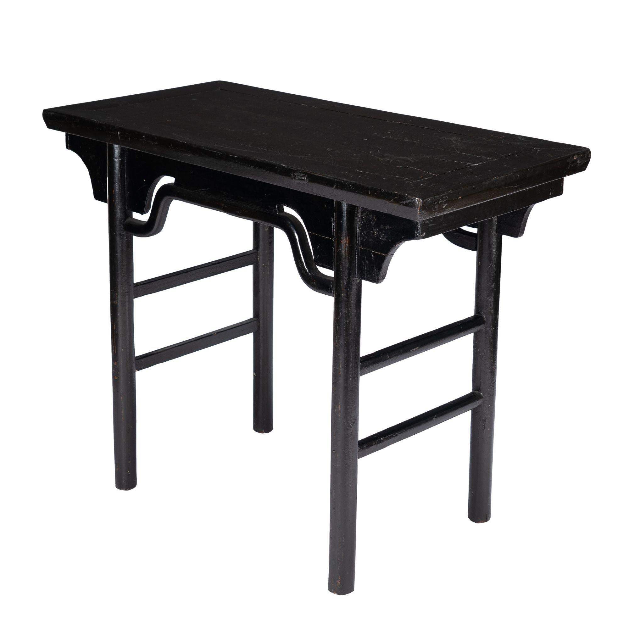 Chinese black lacquered elm wine table, 1875 For Sale 3