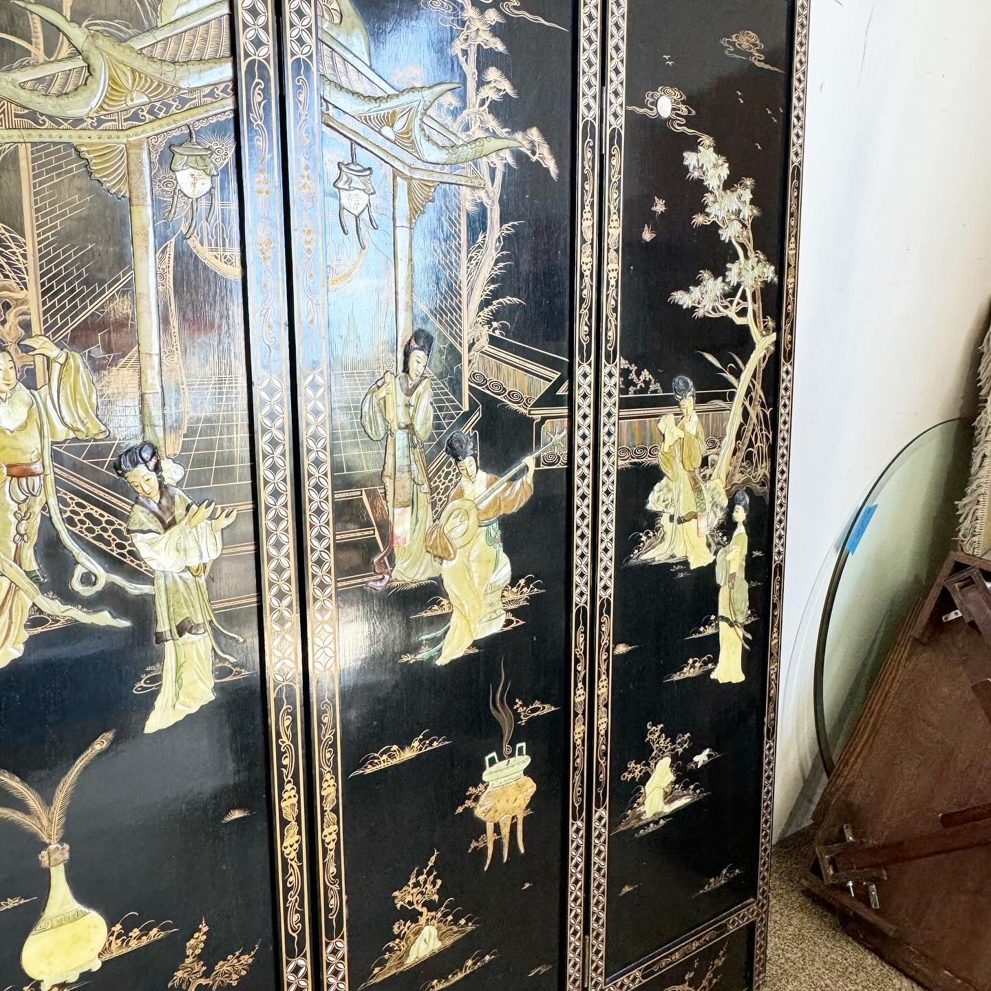 Biombo/separador de ambientes chino de piedra y oro lacado en negro en venta 1