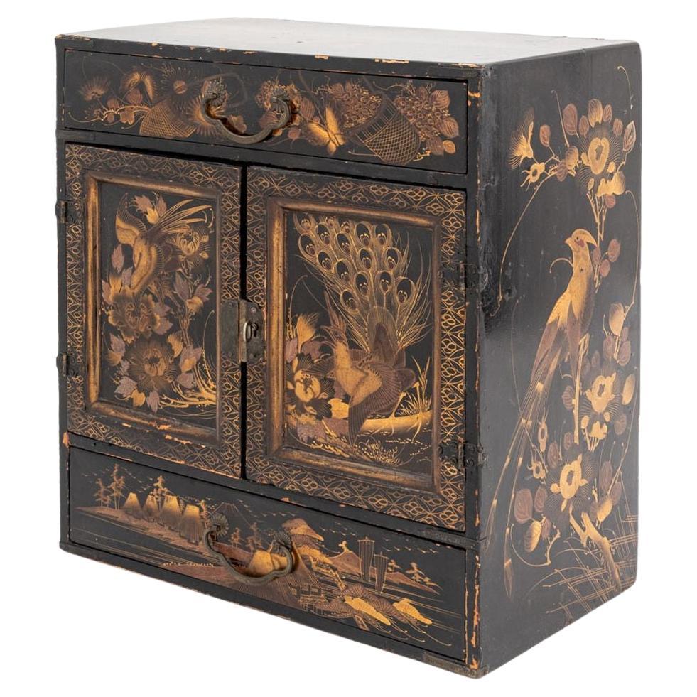 Boîte à bijoux chinoise en bois laqué noir