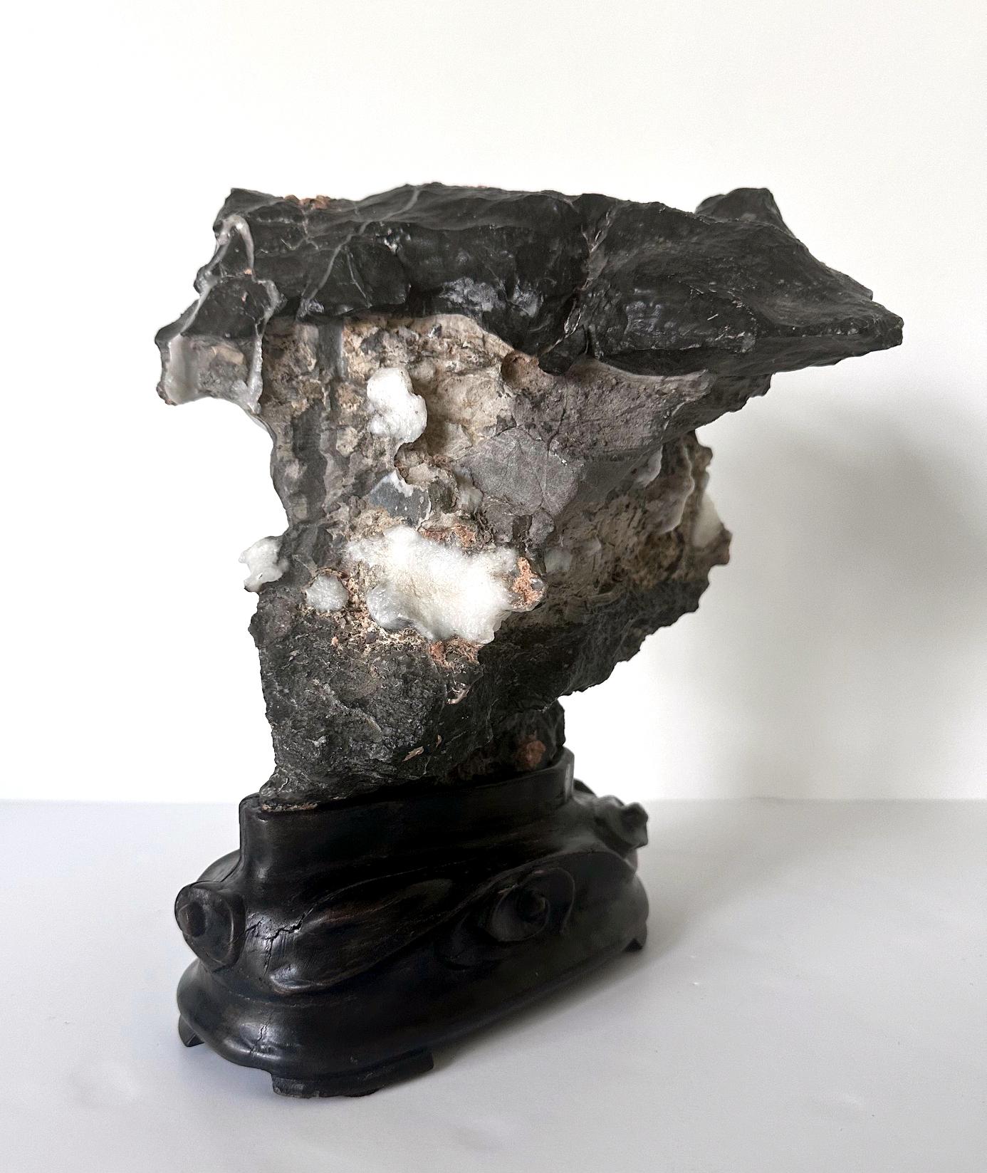 Chinese Black Lingbi Scholar Stone with White Crystal on Display Stand In Good Condition For Sale In Atlanta, GA