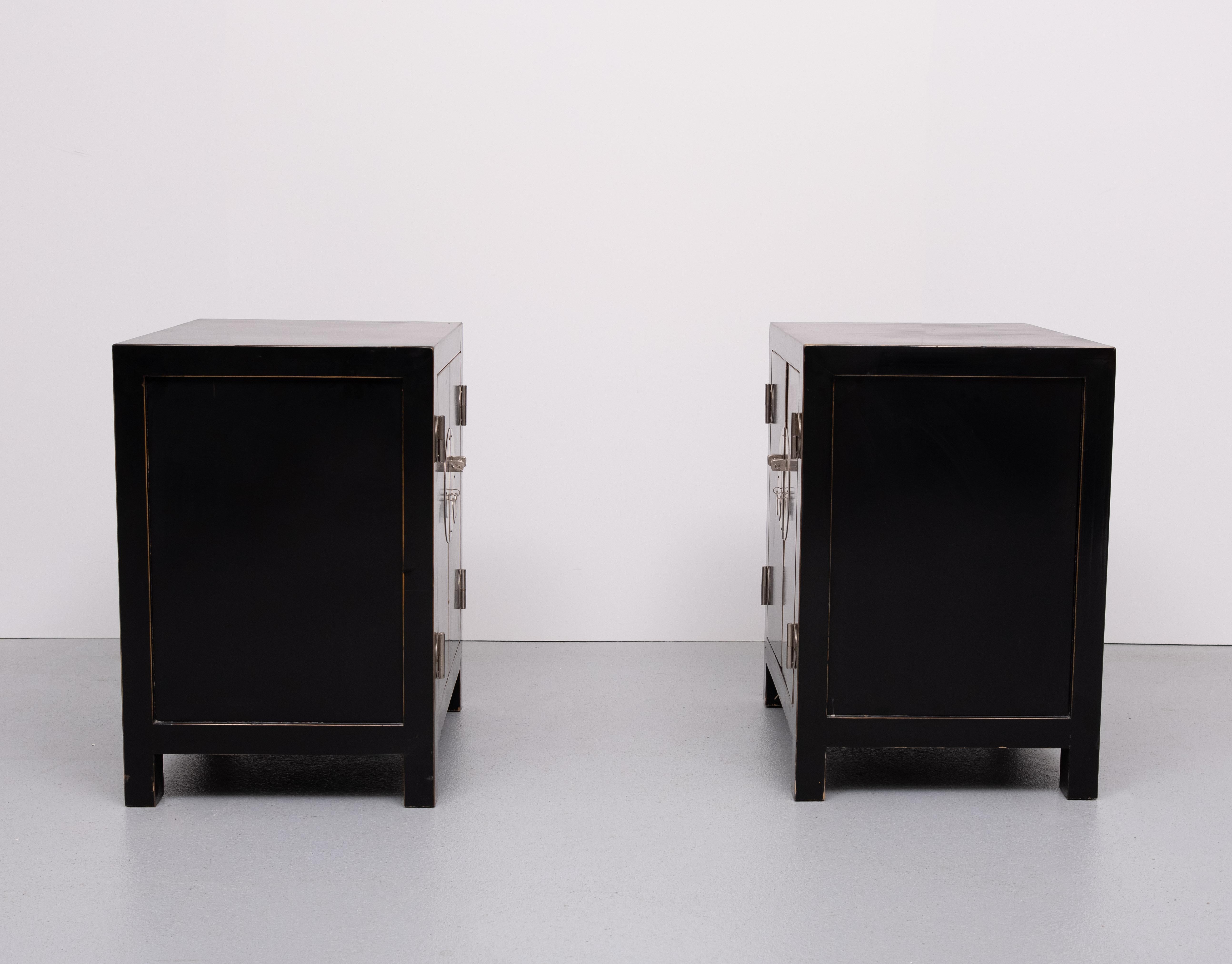 Fin du 20e siècle paire de Chinois  Black Night stands  1970s en vente