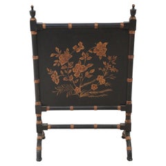 Chinesischer chinesischer Kaminschirm aus schwarz bemaltem Kunstbambus und Goldblumen