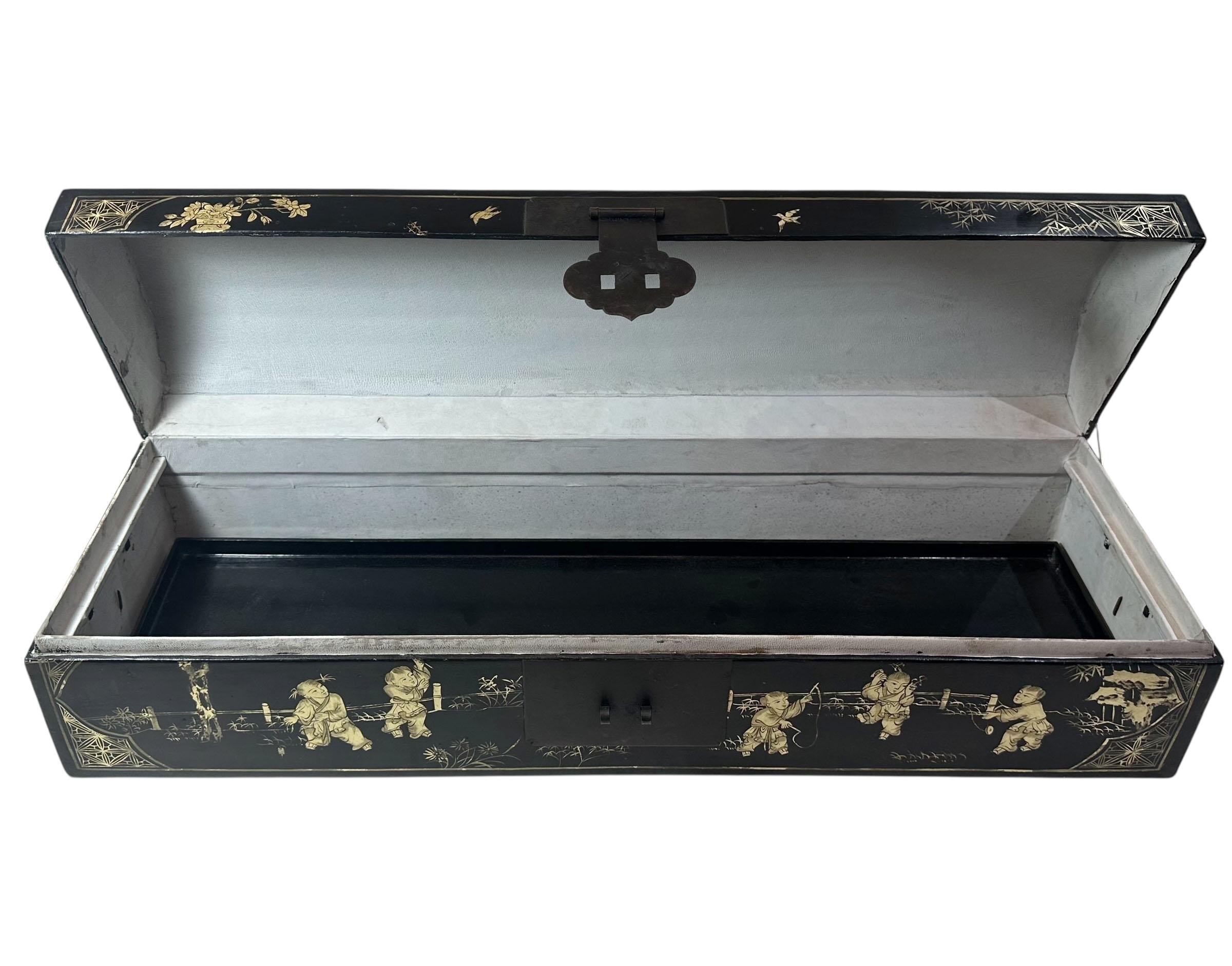 Chinese Black Papier-Mâché Lacquer Box For Sale 3