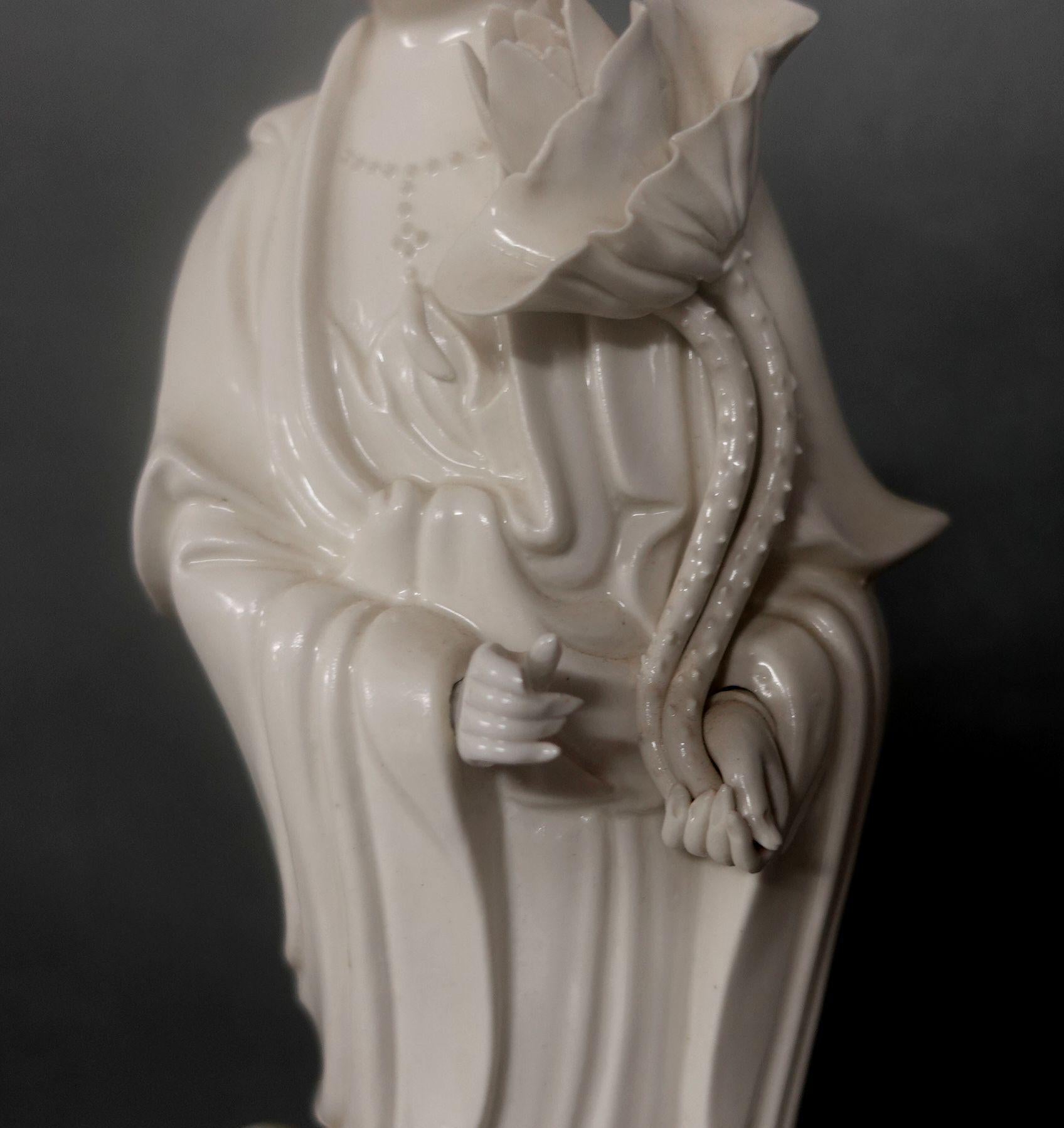 Figure de Quanyin en Blanc de Chine montée comme une lampe Bon état - En vente à Norton, MA