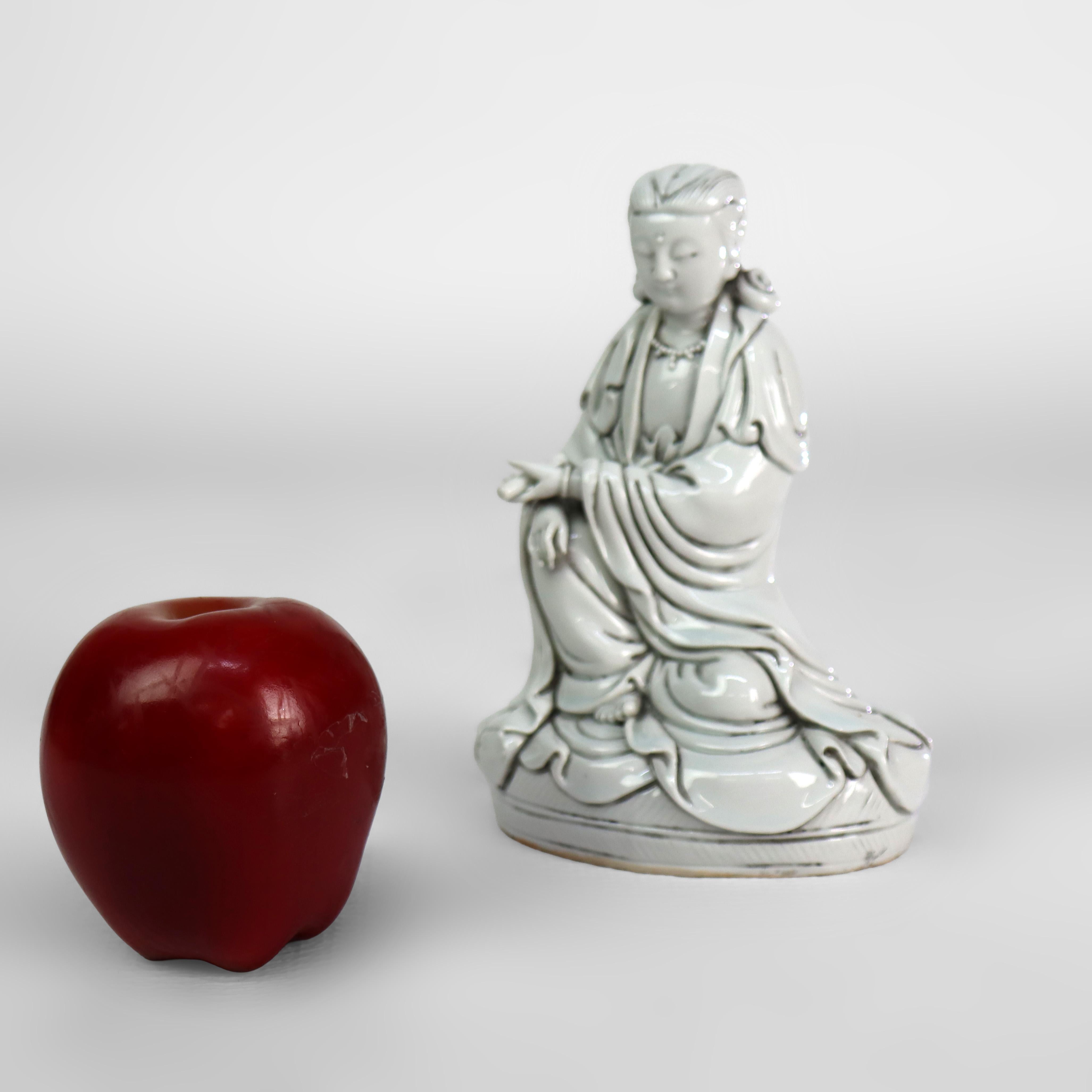 Chinese Blanc De Chine Figurine Of Guanyin, Goddess Of Mercy & Compassion 20thC im Angebot 2