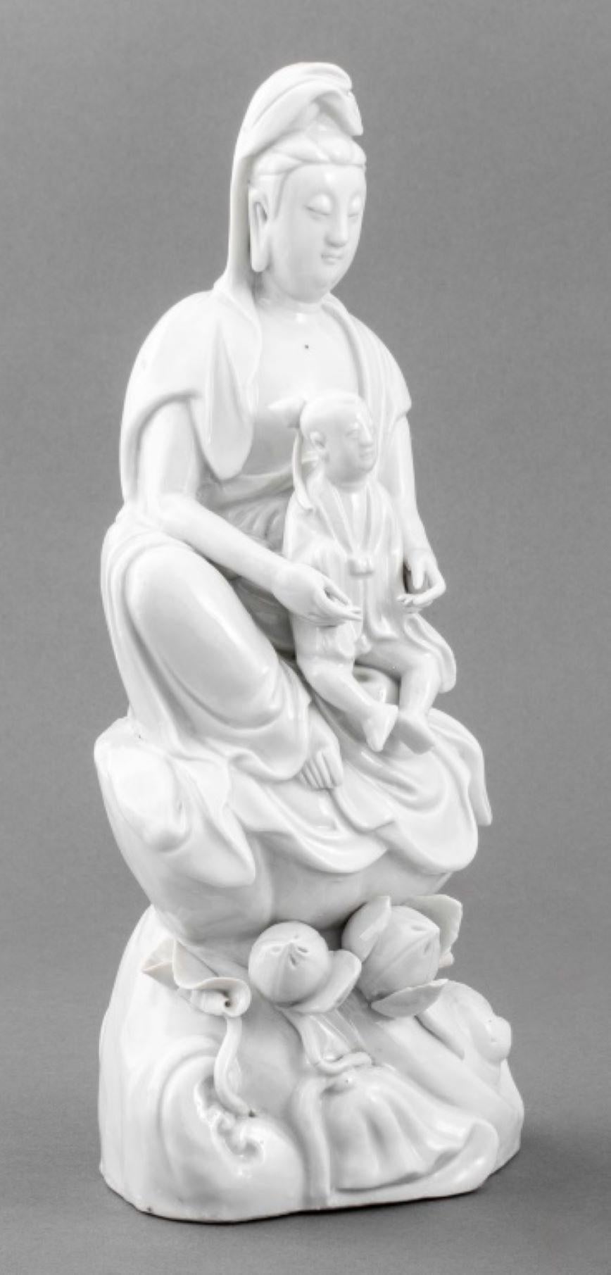 Porcelaine Guanyin en porcelaine blanche de Chine en vente