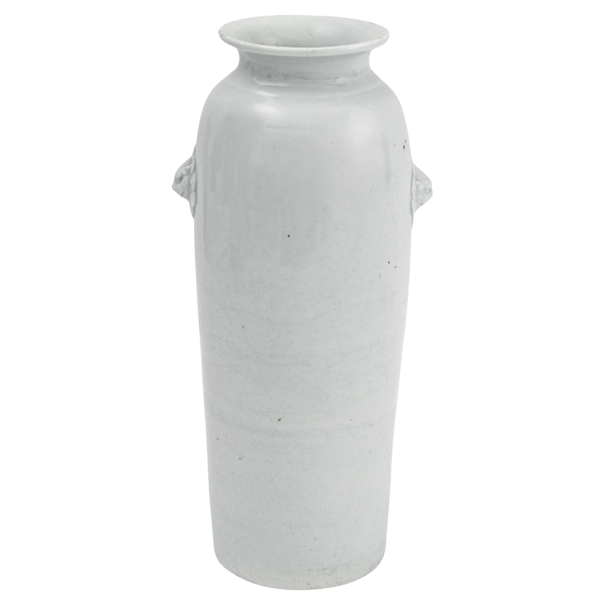 Chinese Blanc de Chine Porcelain Sleeve Vase im Angebot