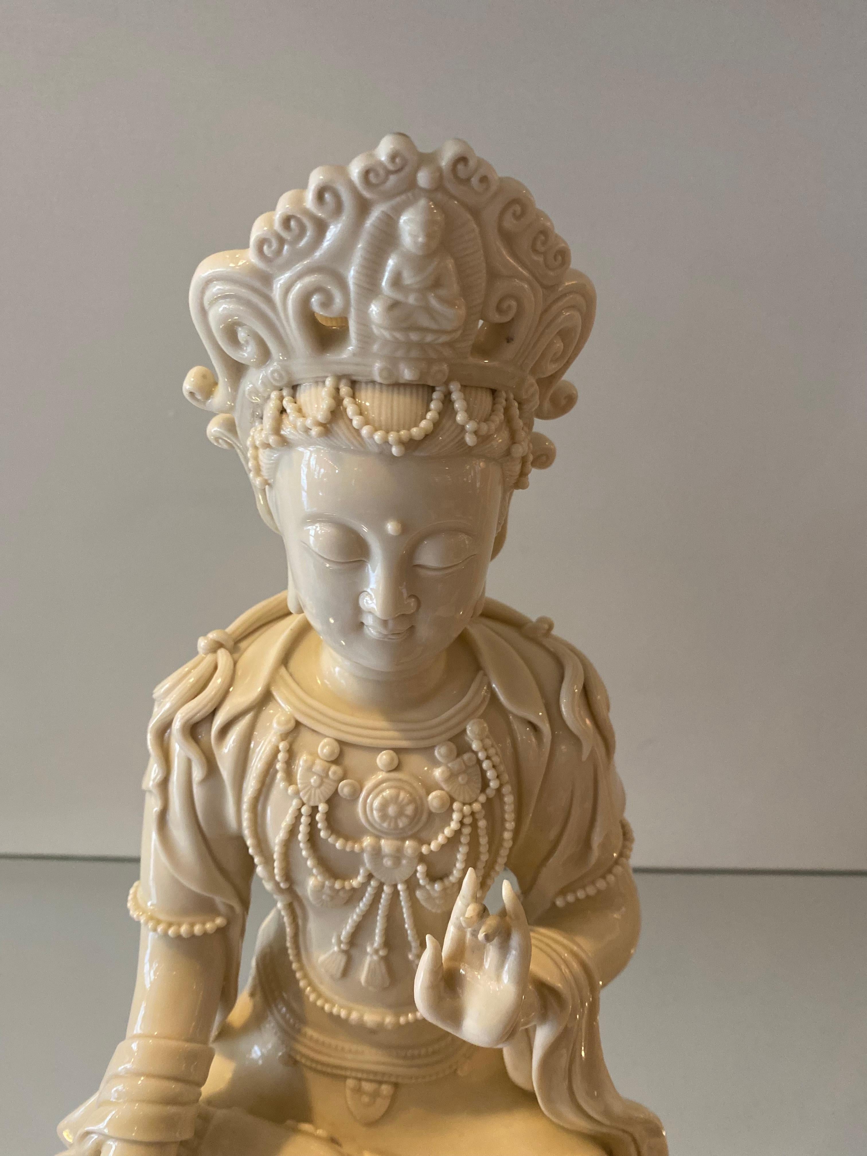 Mid-20th Century Chinese Blanc de Chine Statue Guan Yin For Sale