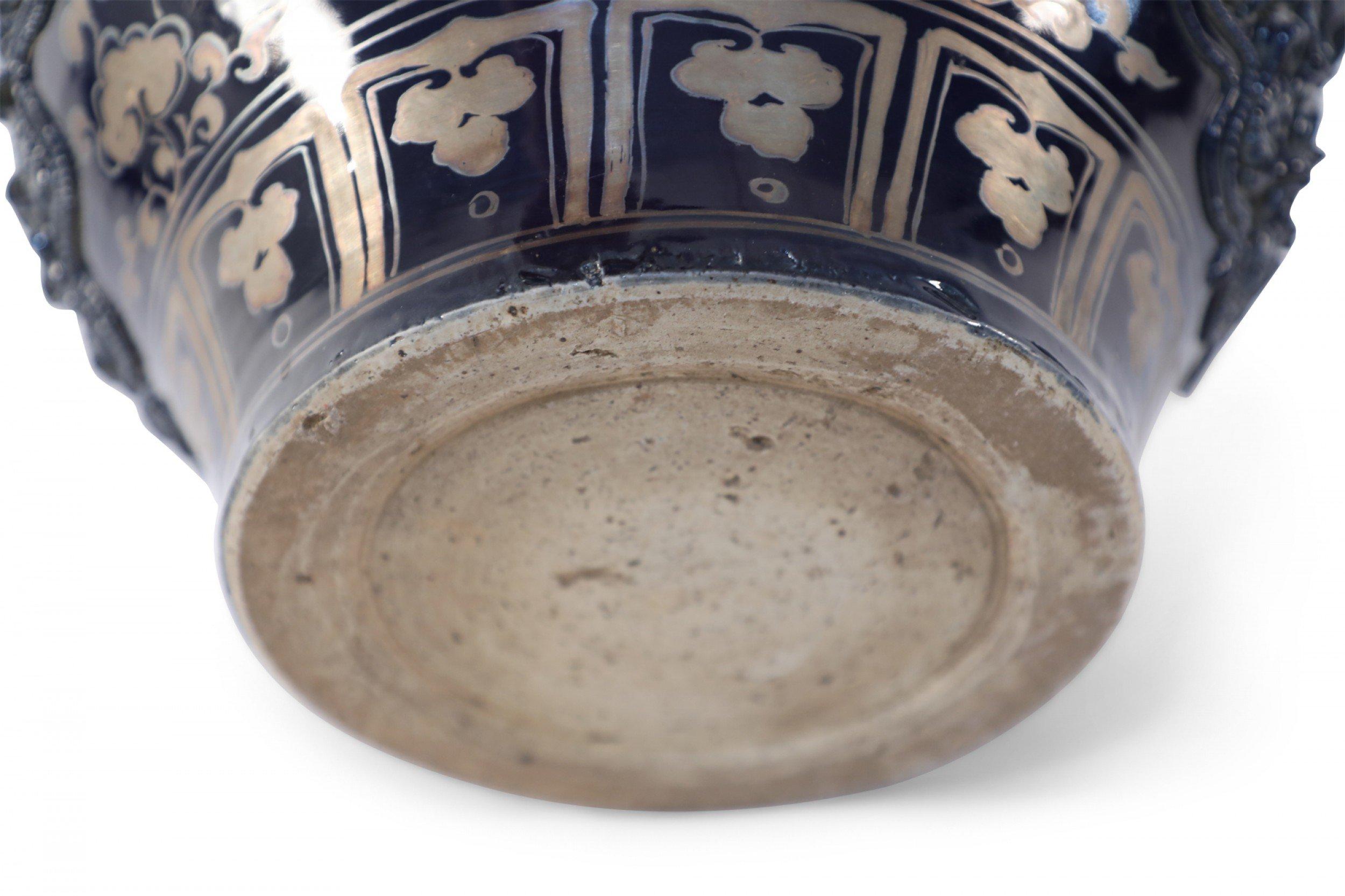 Chinese Blue and Gold Painted Lidded Porcelain Pot For Sale 5