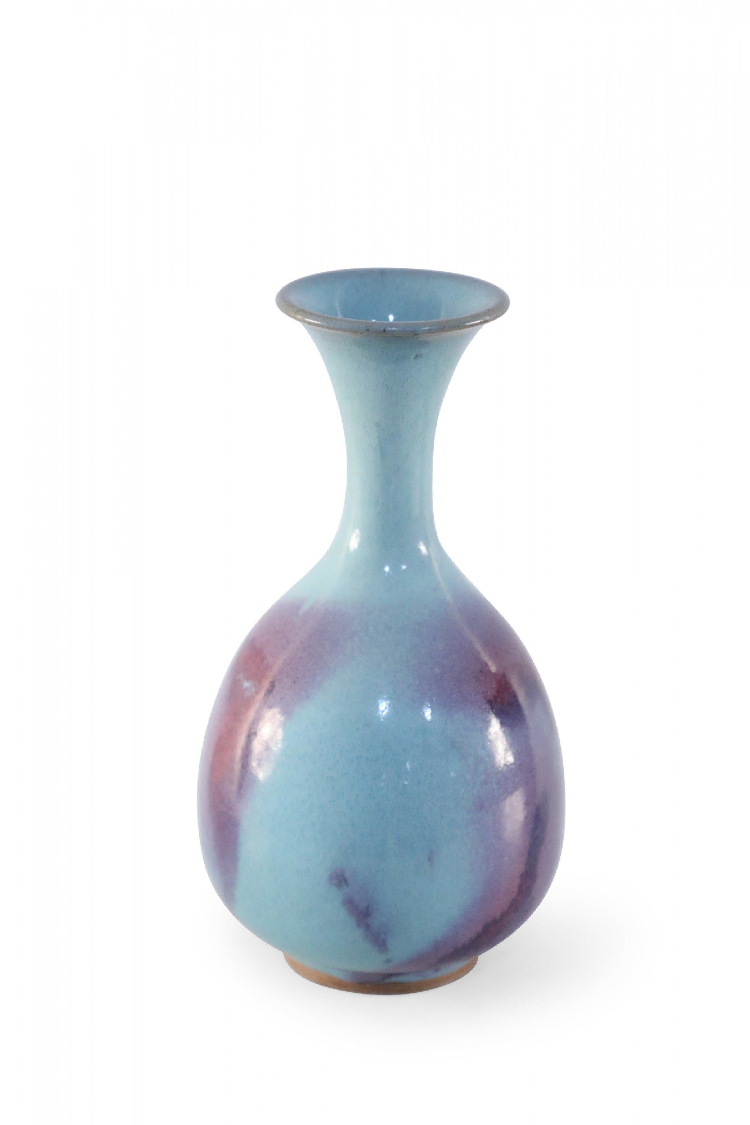 Fatto a mano Vaso di porcellana cinese con smaltatura blu e viola in vendita