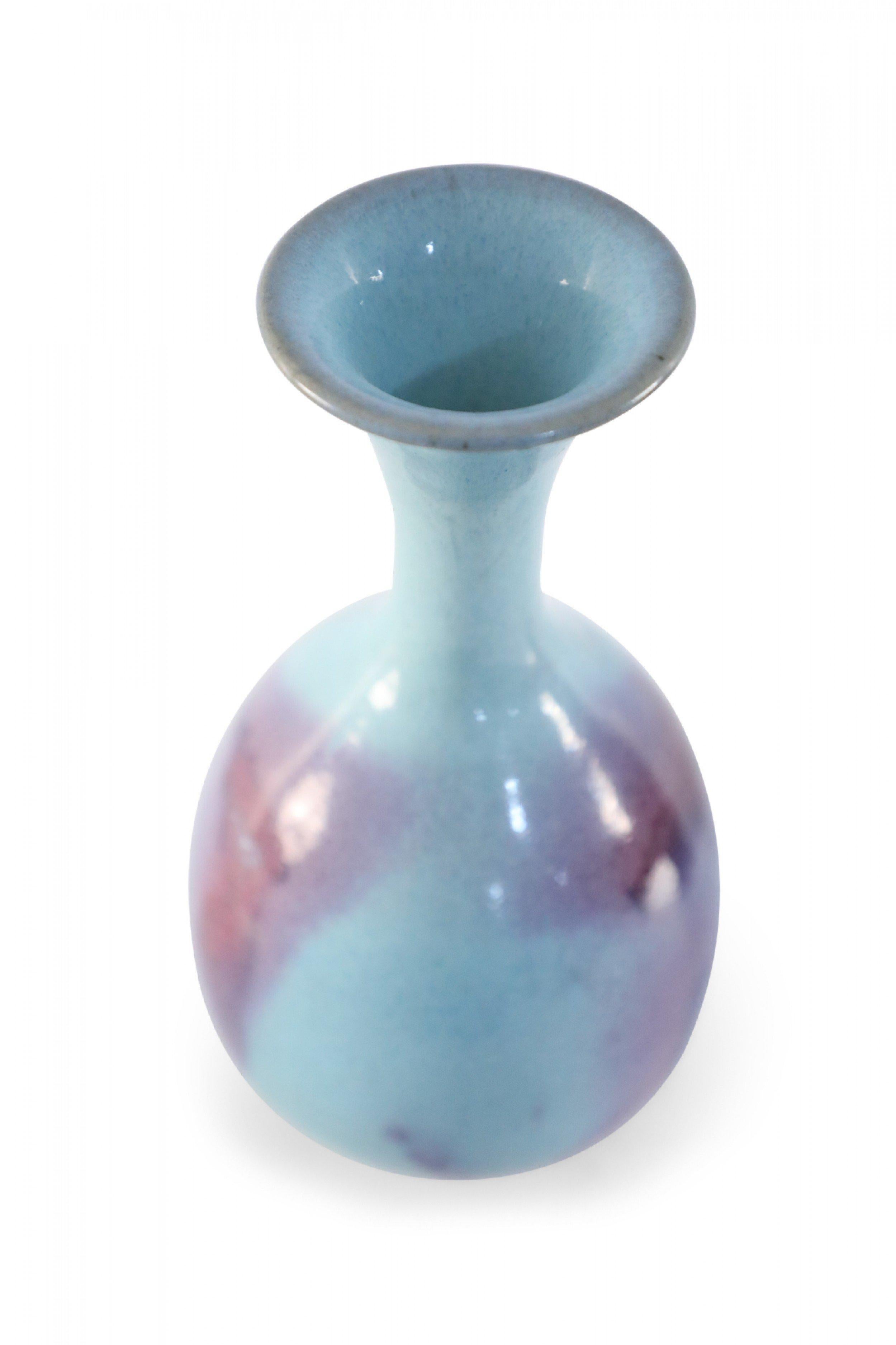 Vaso di porcellana cinese con smaltatura blu e viola In condizioni buone in vendita a Queens, NY
