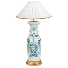 Chinesische blau-weiße Vase / Lampe aus dem 19. Jahrhundert