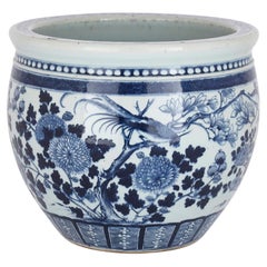 Jardinière chinoise ancienne en céramique bleue et blanche à motifs floraux