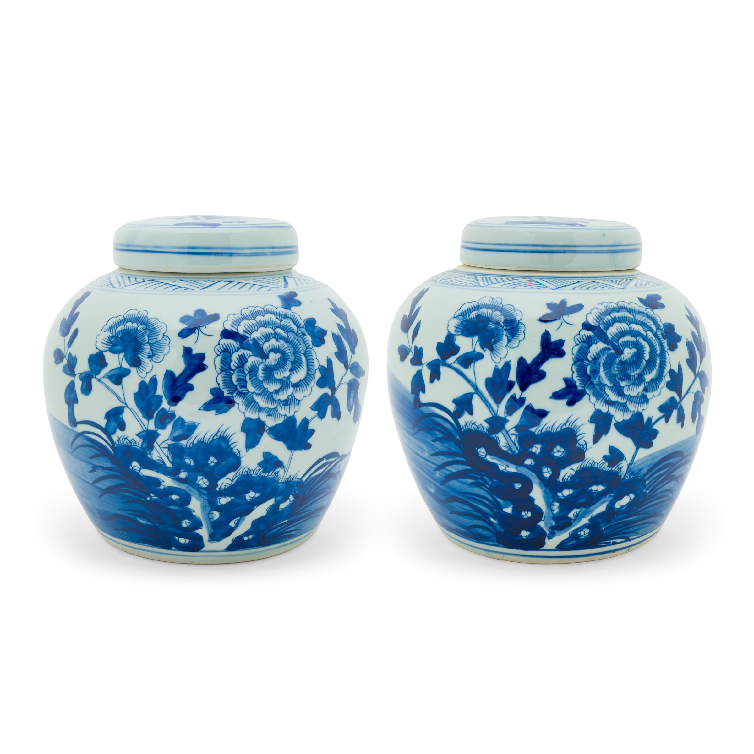 Porcelain Chinese Blue and White Apothecary Jar