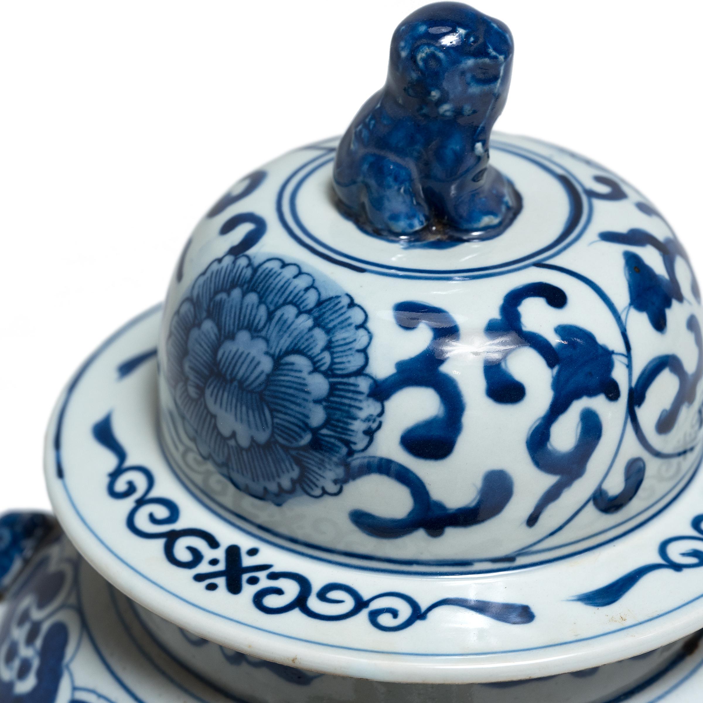 Porcelaine Jarre à balustre chinoise bleue et blanche en vente