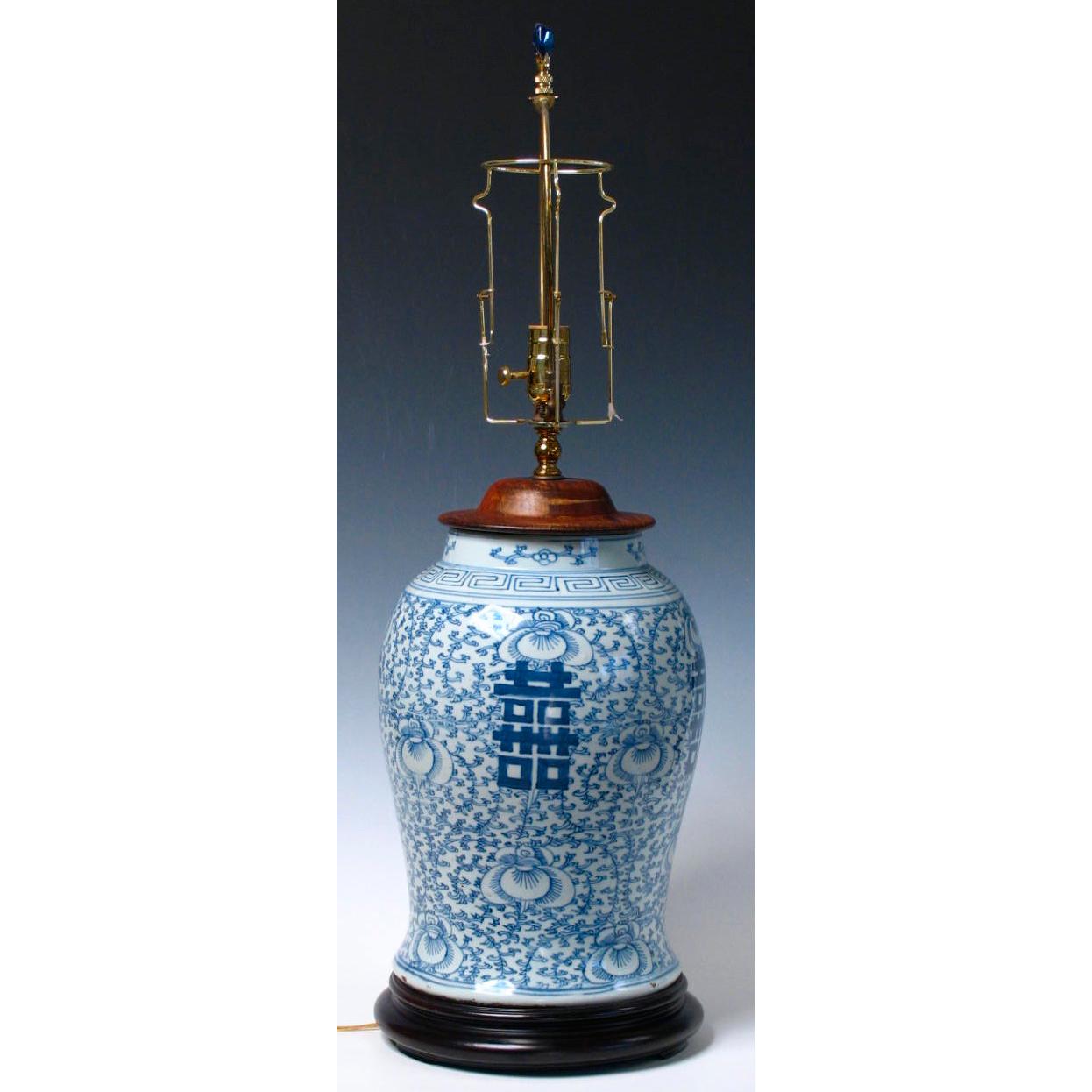 Chinese Blue and White Baluster Vase Table Lamp  In Good Condition For Sale In New York, NY