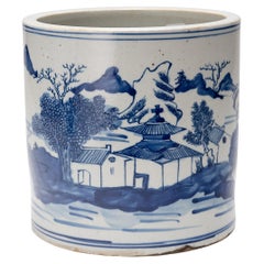 Pot à pinceaux bleu et blanc avec paysage Shan Shui
