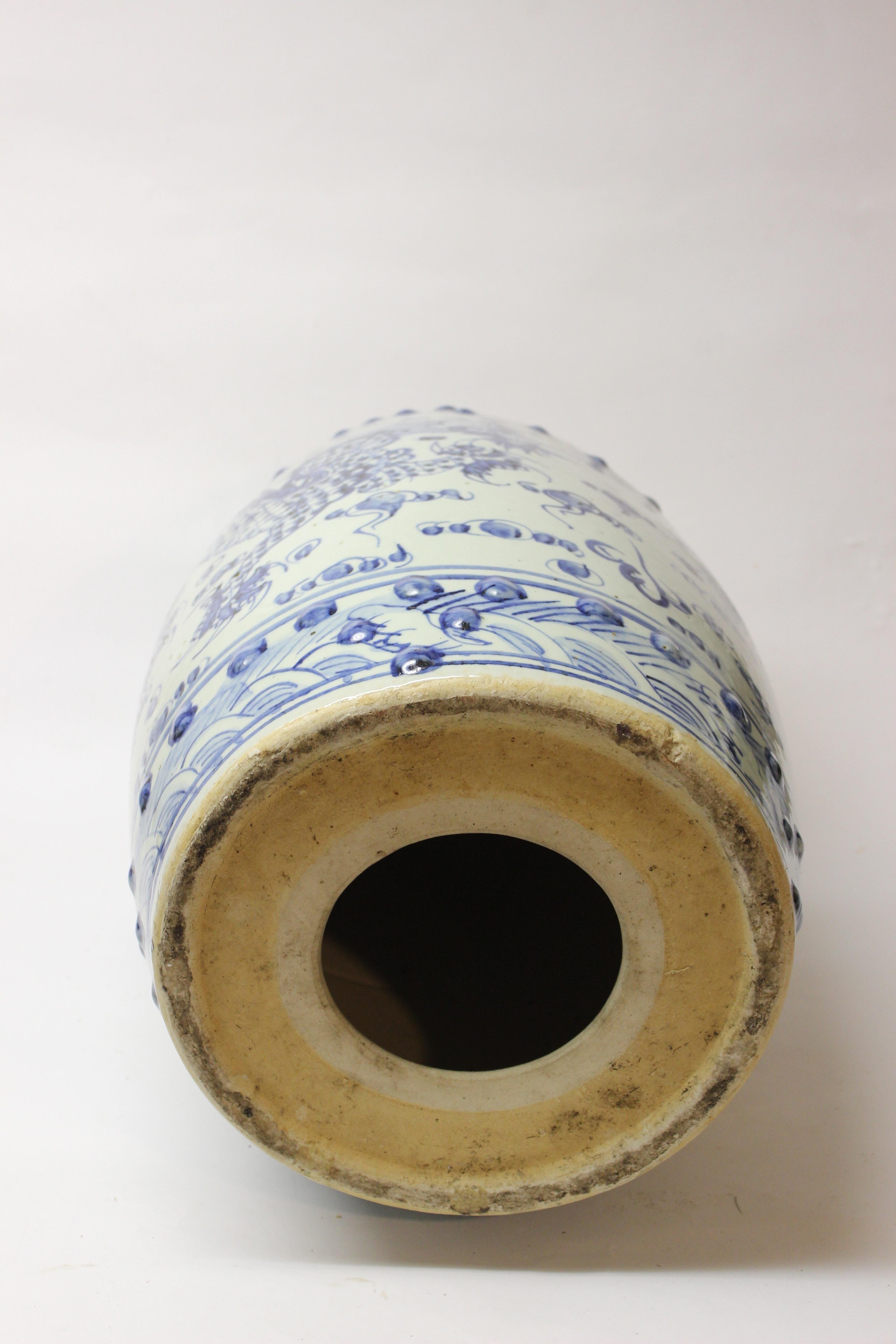 Chinese Blue and White Ceramic Garden Stool In Good Condition In East Hampton, NY