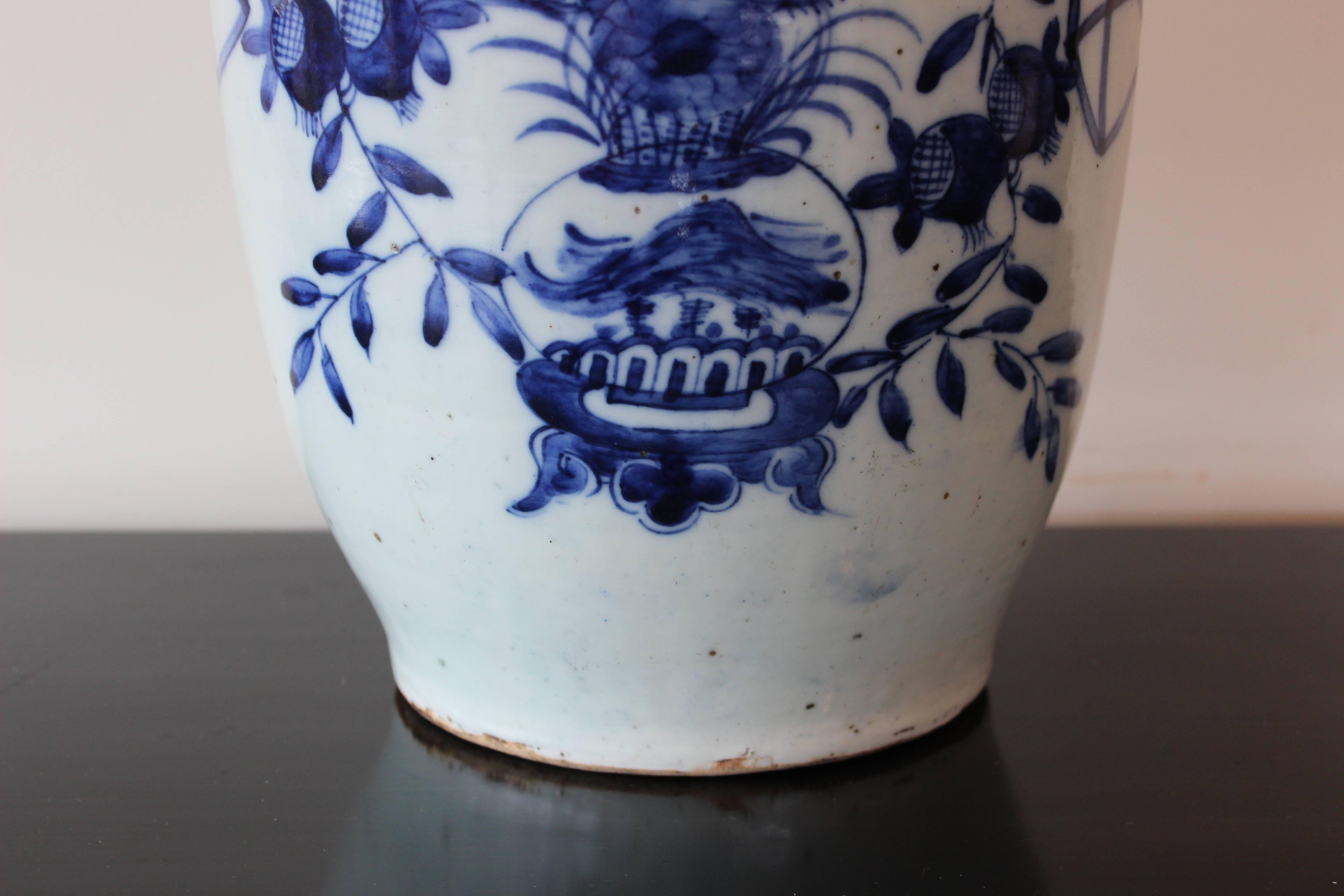 ceramiche bianche e blu