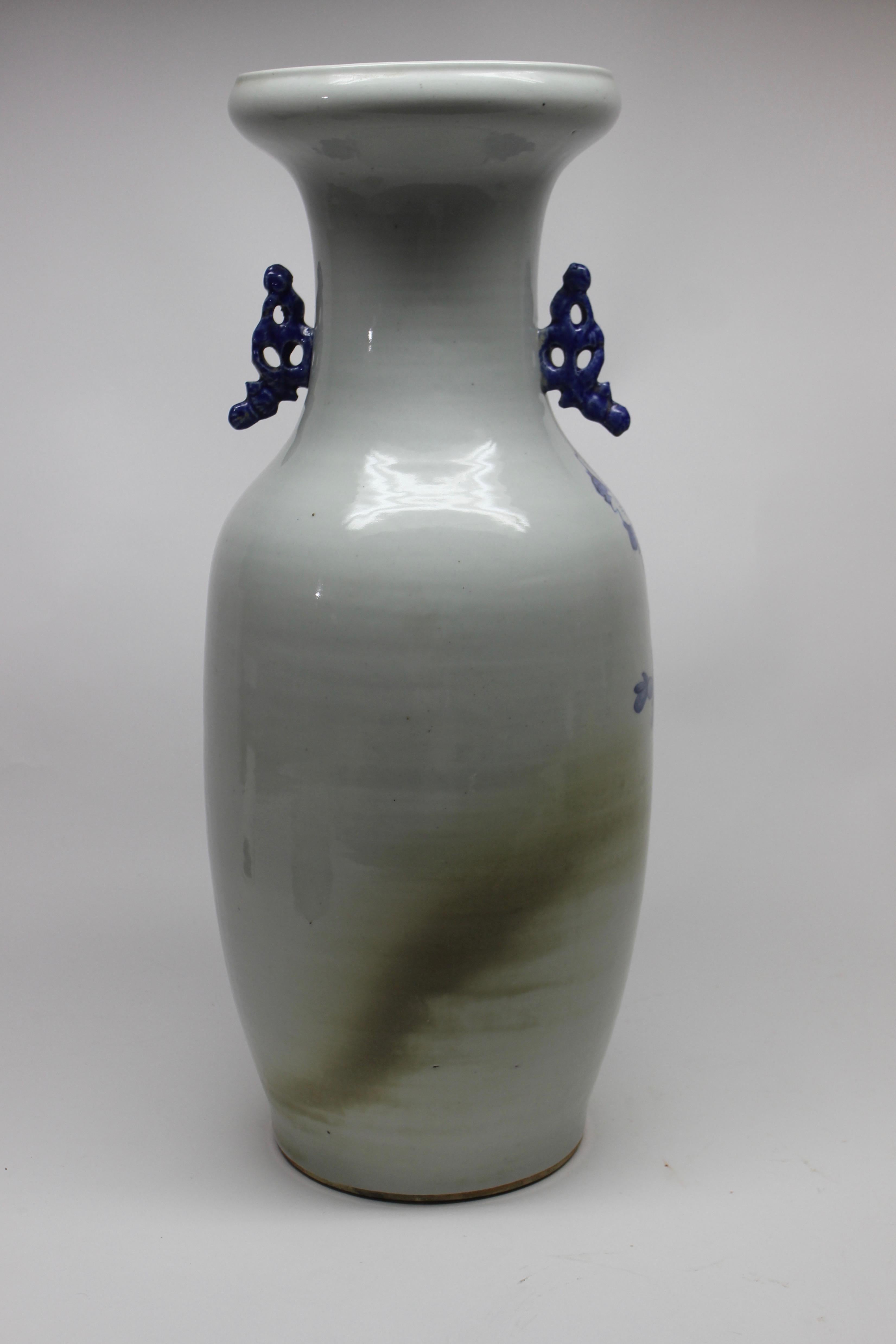 Chinese Blue and White Ceramic Vase For Sale 1