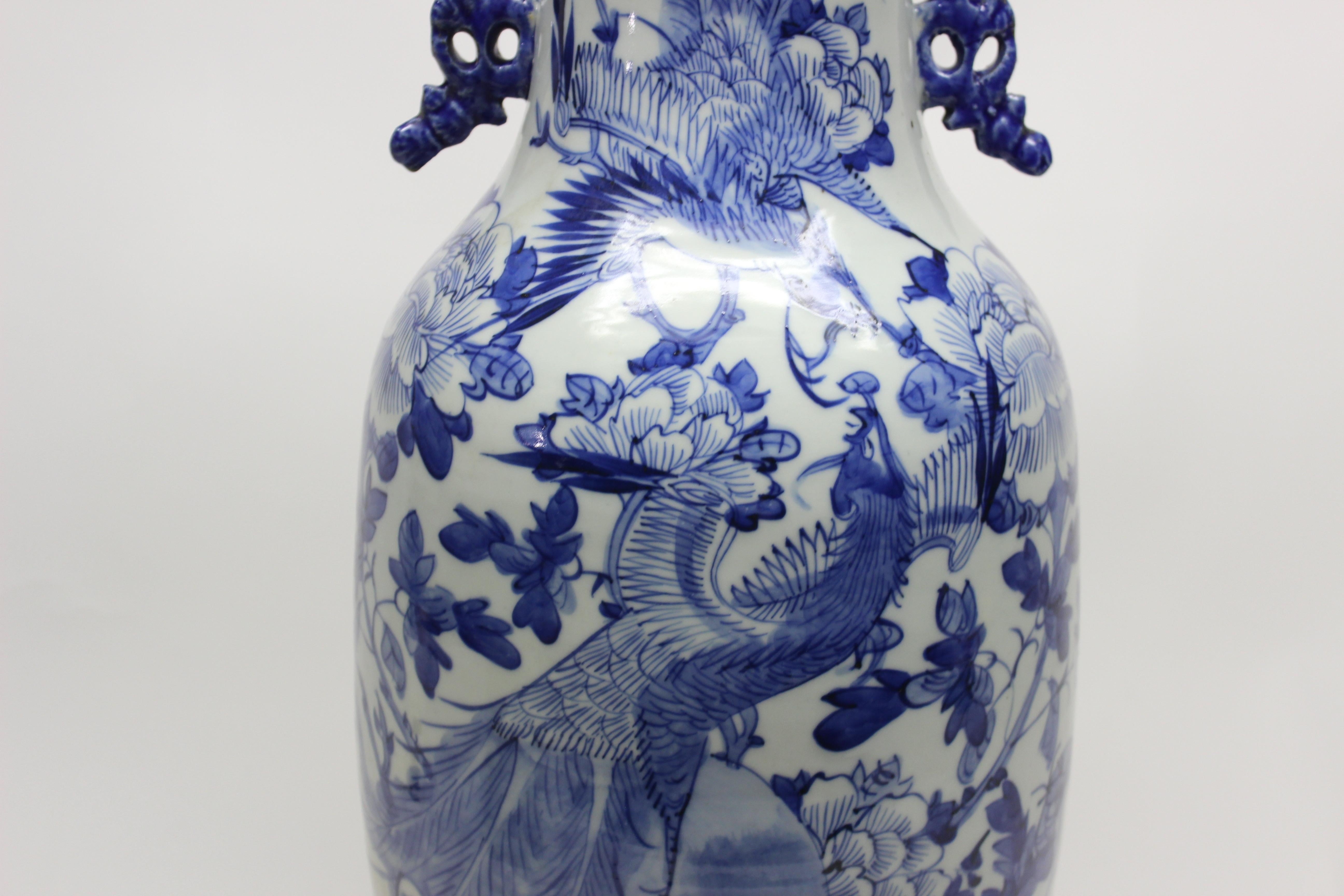 Céramique Vase chinois en céramique bleue et blanche en vente
