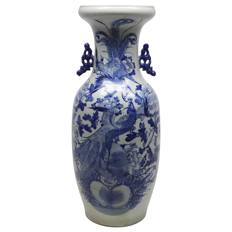 Chinese Blue and White Ceramic Vase For Sale at 1stDibs