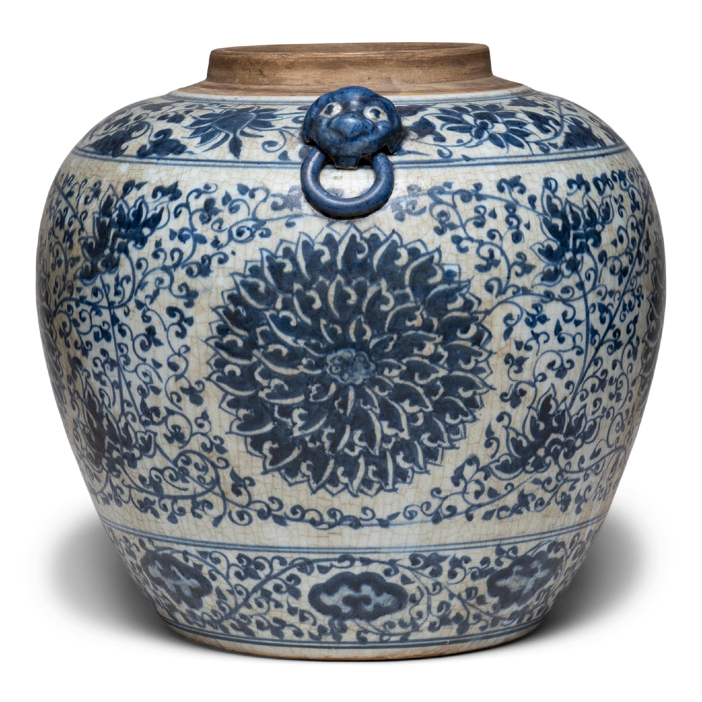Chinese Export Chinese Blue and White Chrysanthemum Ginger Jar For Sale