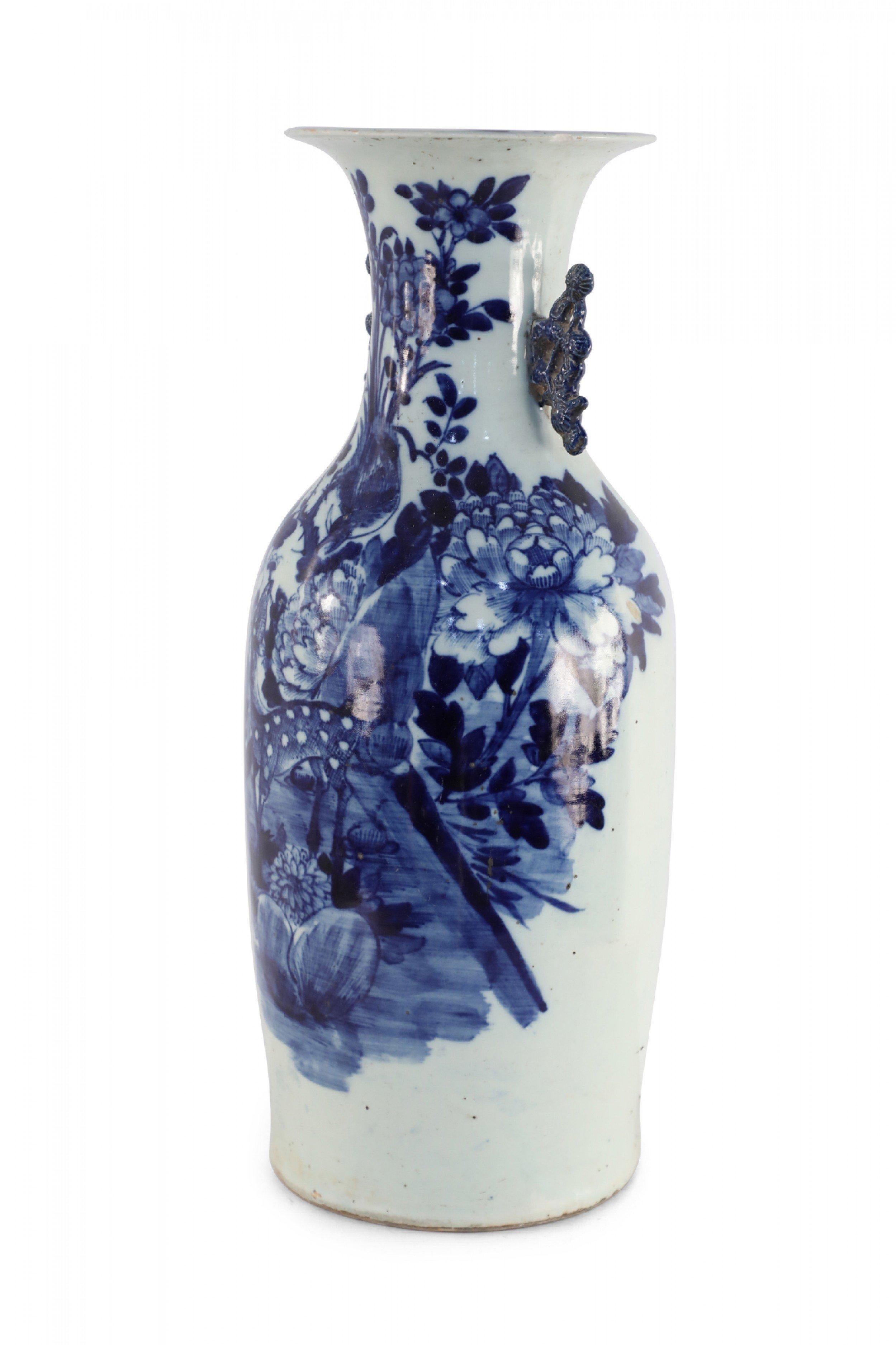 Chinese Blue and White Deer and Floral Motif Porcelain Urn In Good Condition For Sale In New York, NY