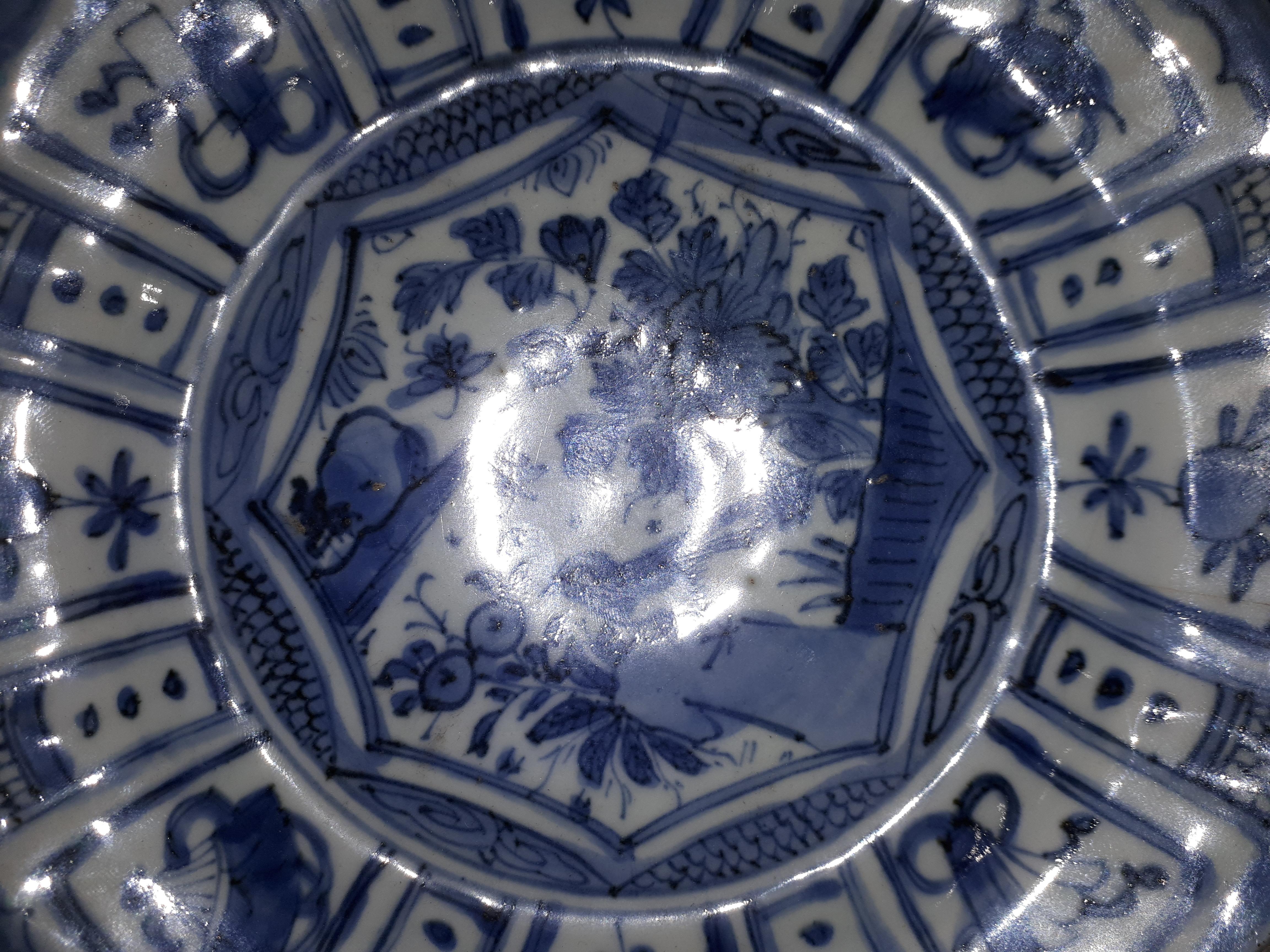 Chinese Blue And White Dish, China Wanli Period In Good Condition For Sale In Saverne, Grand Est