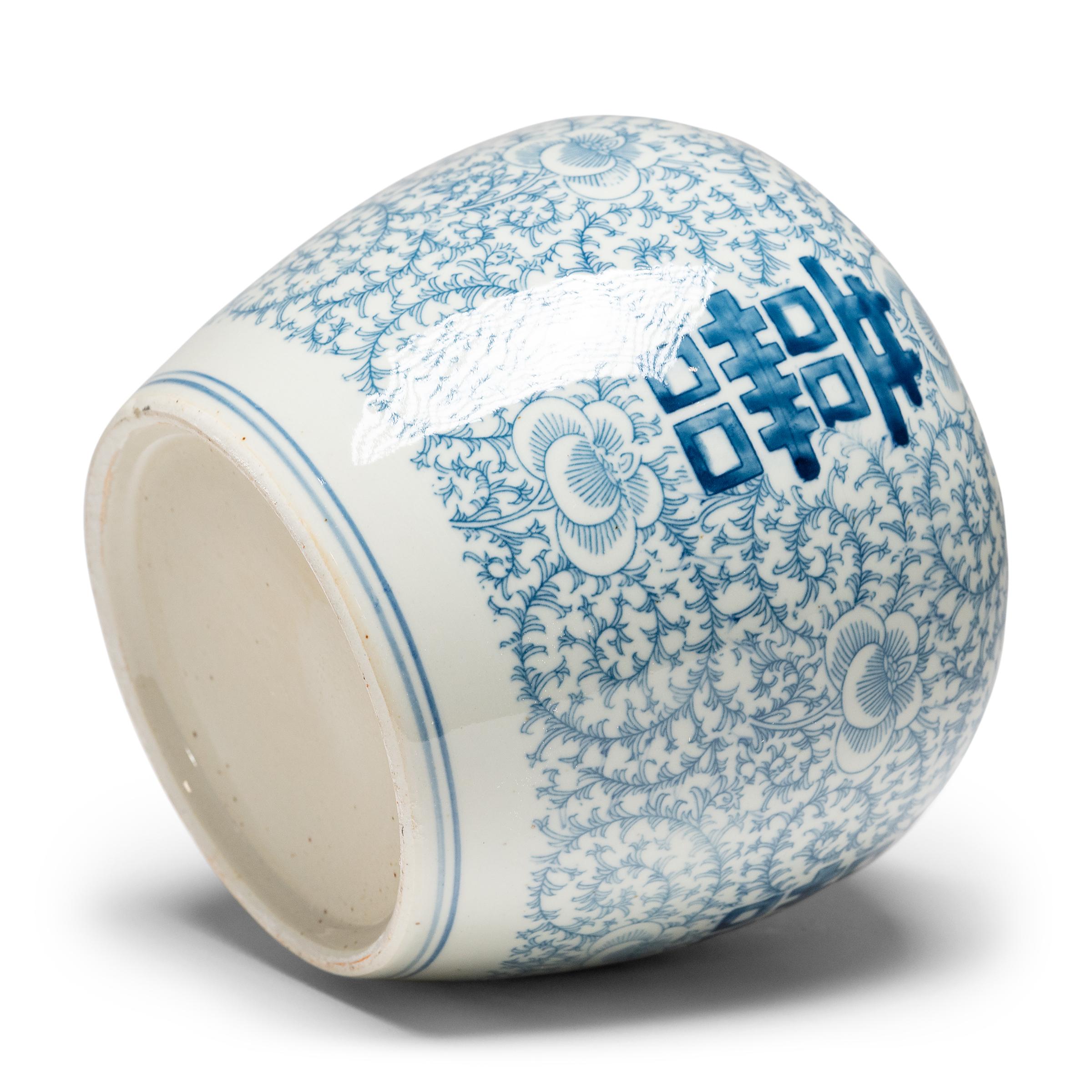 Chinois Pot à pointes double bonheur chinois bleu et blanc en vente