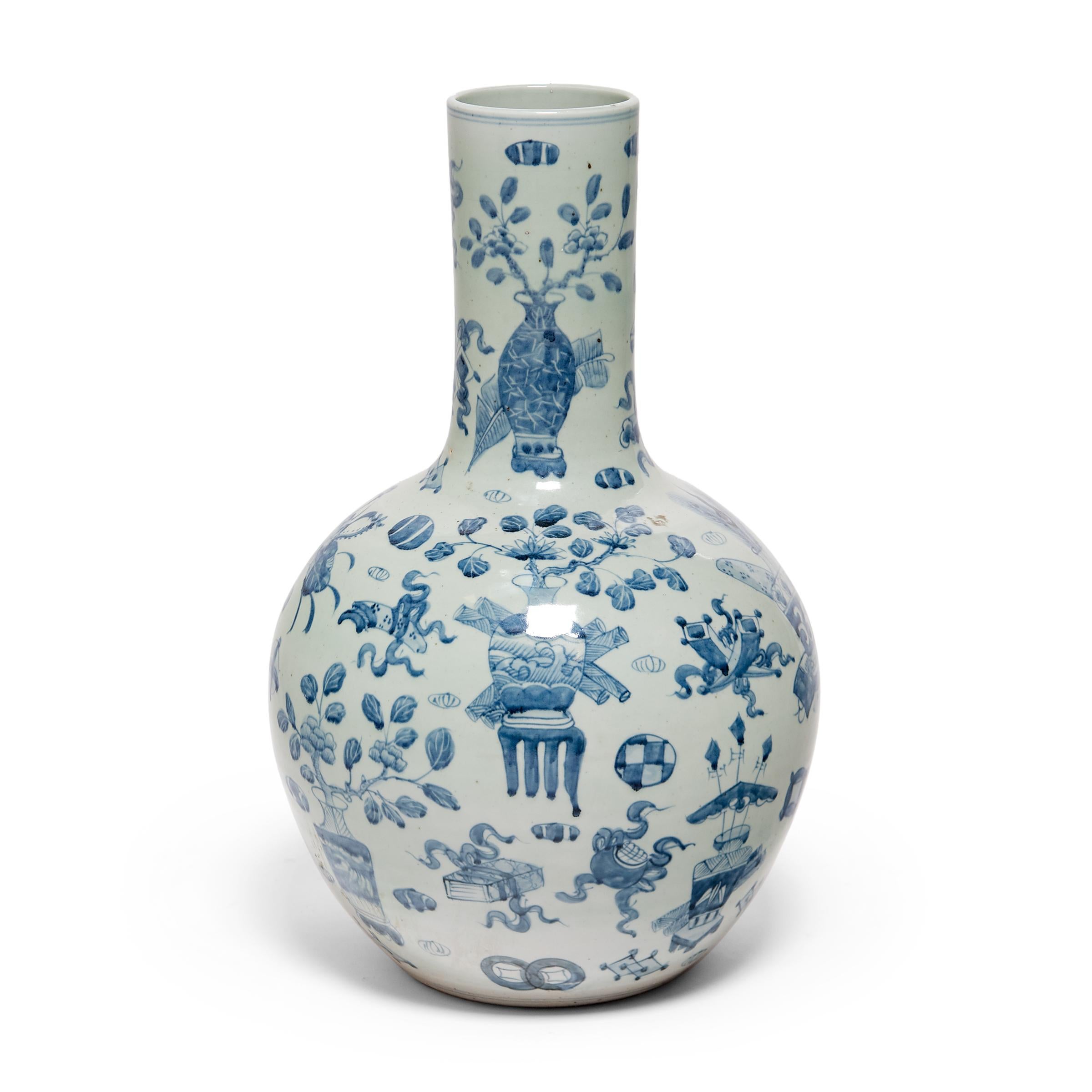 Chinesisches blau-weißes achtsteiniges Gooseneck-Gefäß mit acht Schätzen (Chinesischer Export) im Angebot