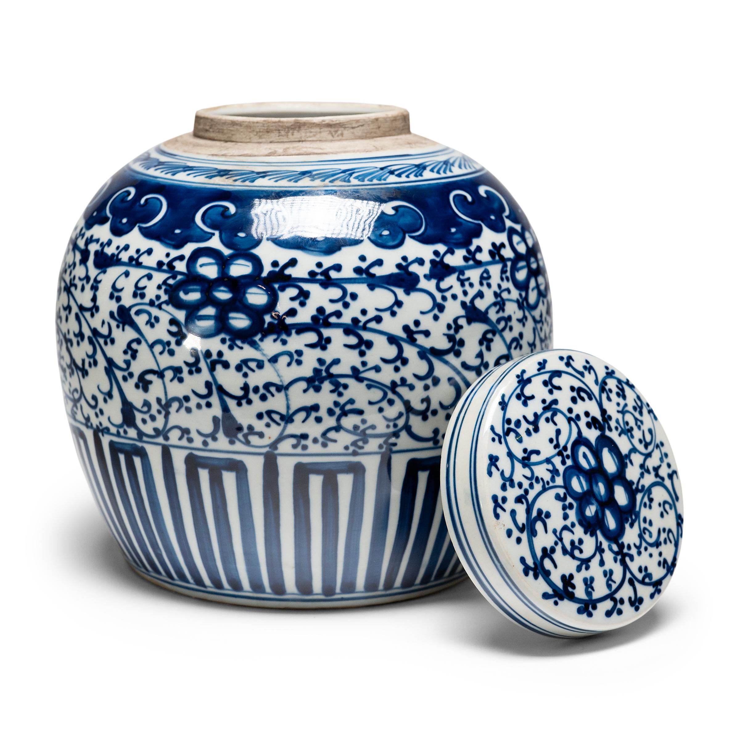 Chinese Export Chinese Blue and White Eternity Jar For Sale