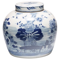 Vaso cinese blu e bianco con quattro fiori
