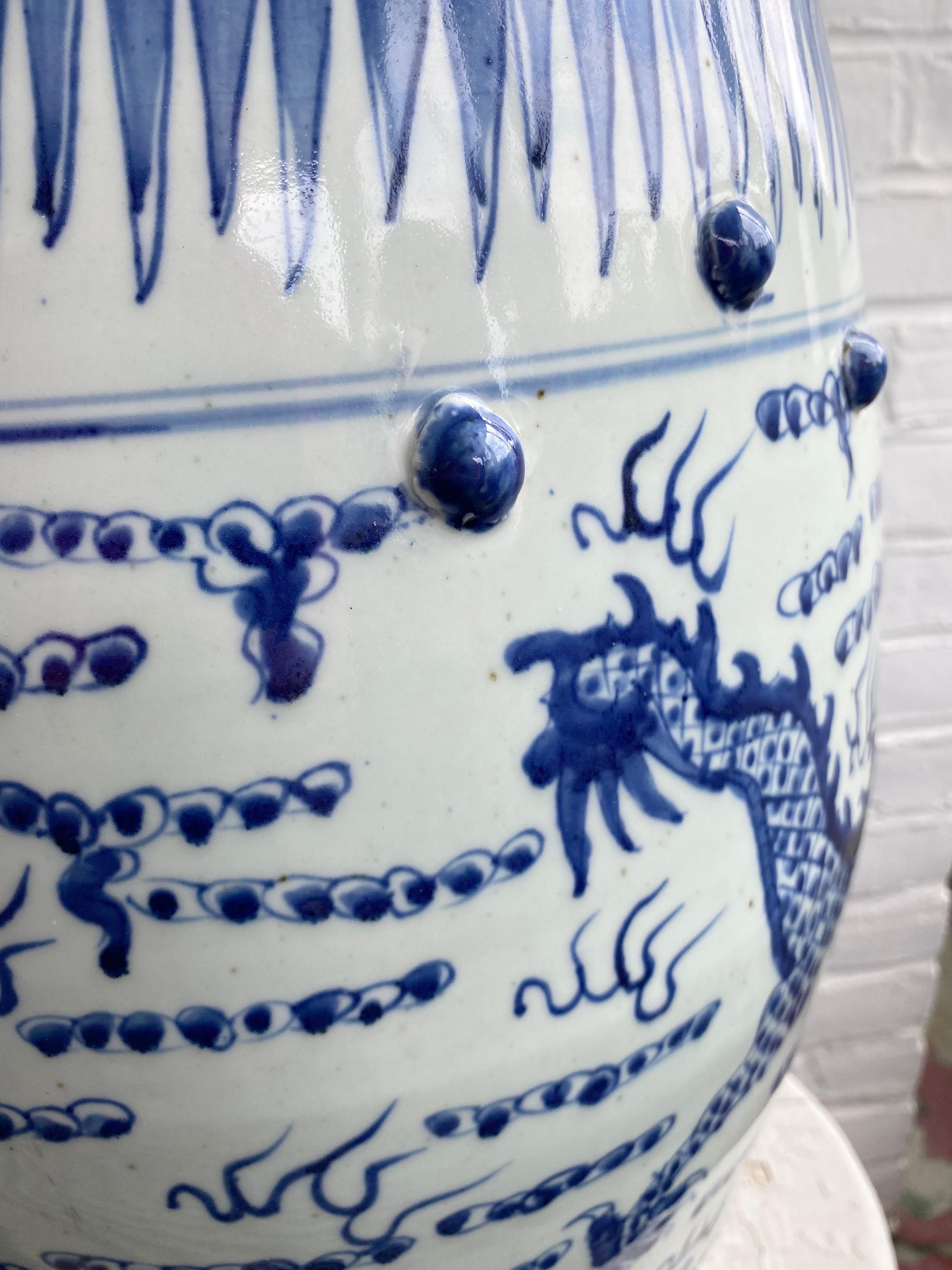 Chinese Blue and White Garden Stool In Good Condition For Sale In East Hampton, NY