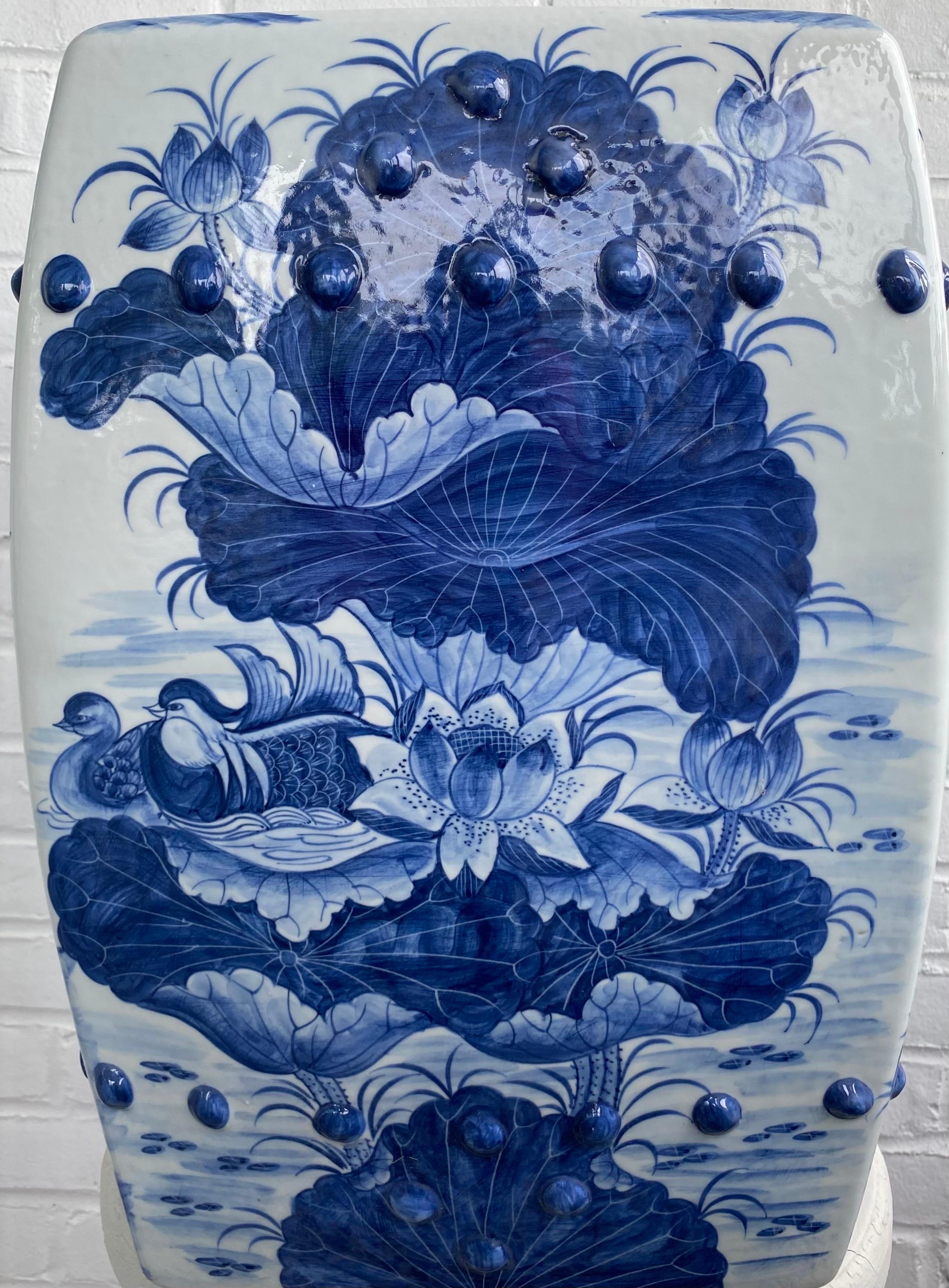 Céramique Tabouret/assise de jardin chinois bleu et blanc en vente