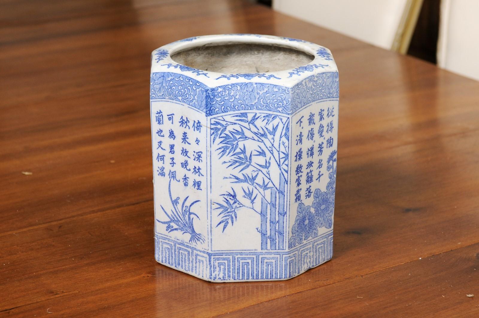 Chinese Blue and White Hexagonal Porcelain Vase with Hand-Painted Foliage Décor For Sale 7
