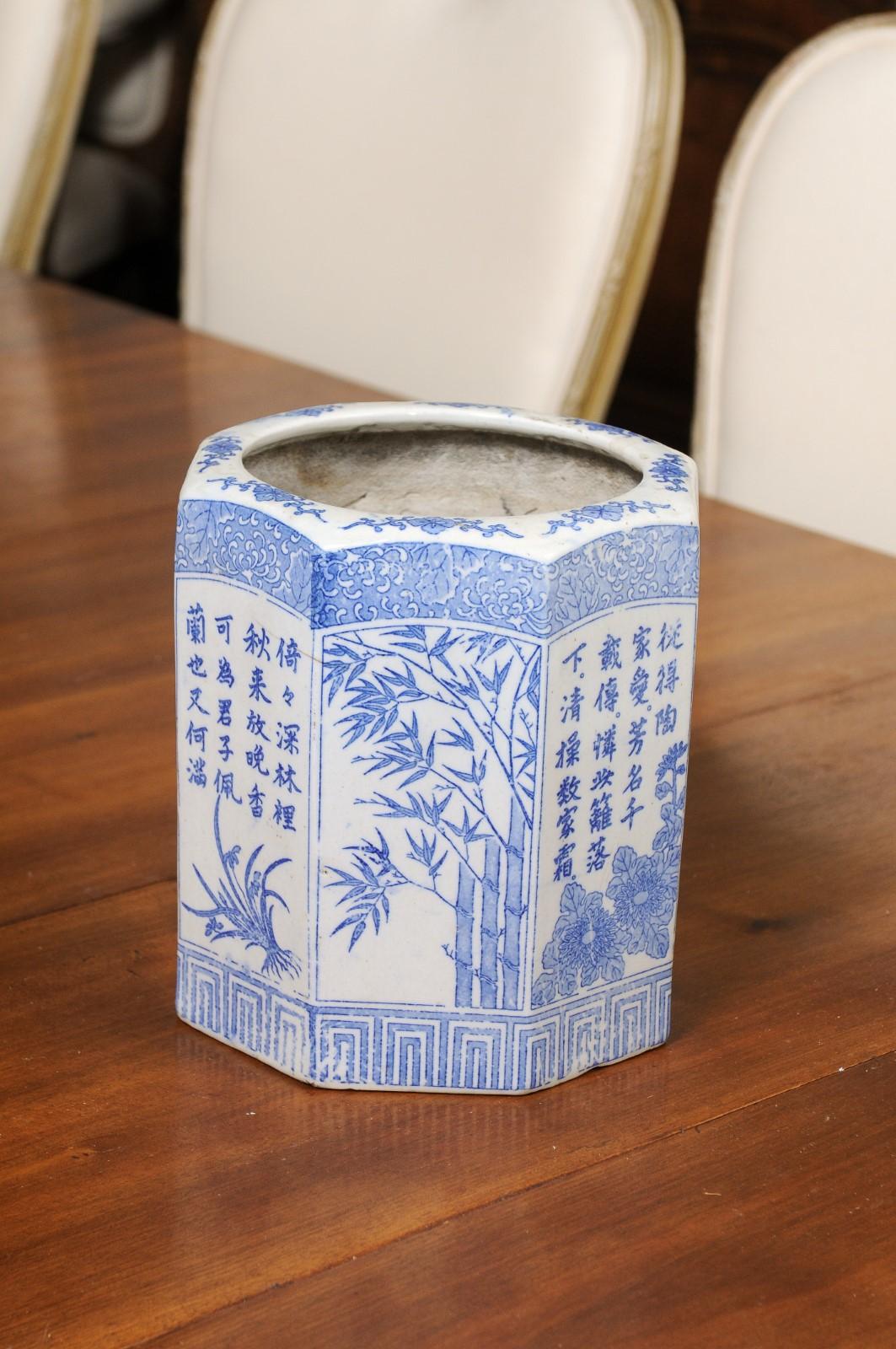 Chinese Blue and White Hexagonal Porcelain Vase with Hand-Painted Foliage Décor For Sale 1