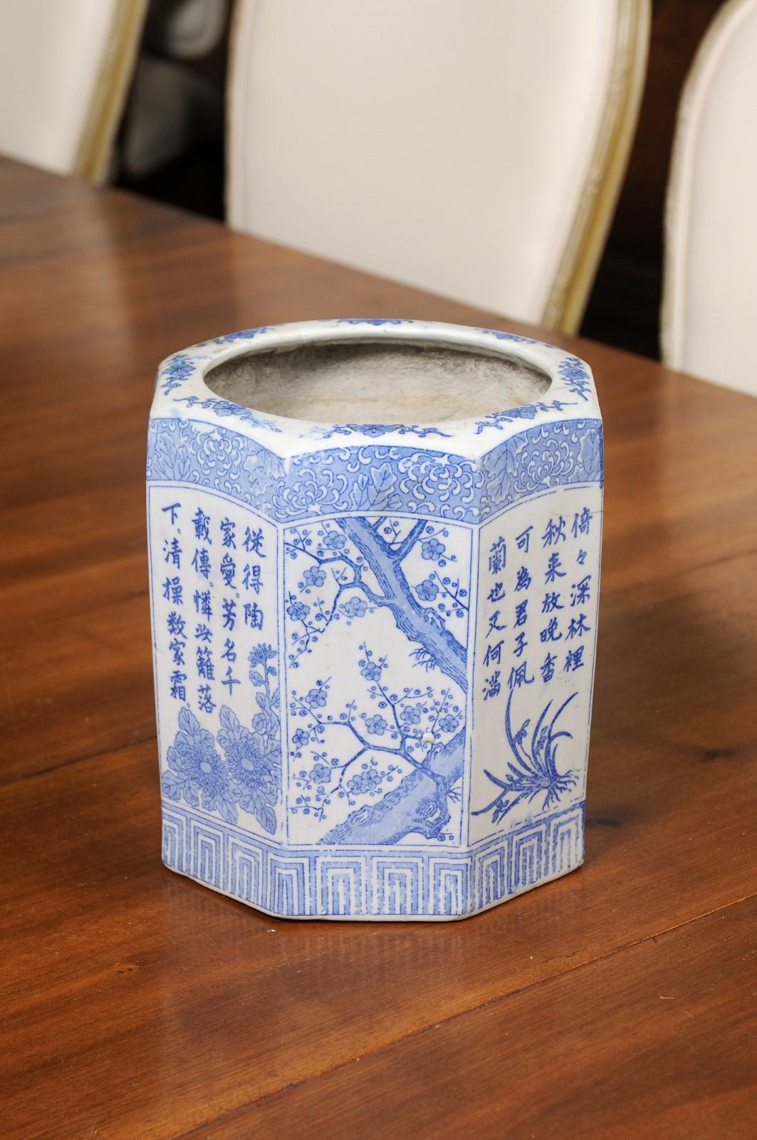 Chinese Blue and White Hexagonal Porcelain Vase with Hand-Painted Foliage Décor For Sale 3
