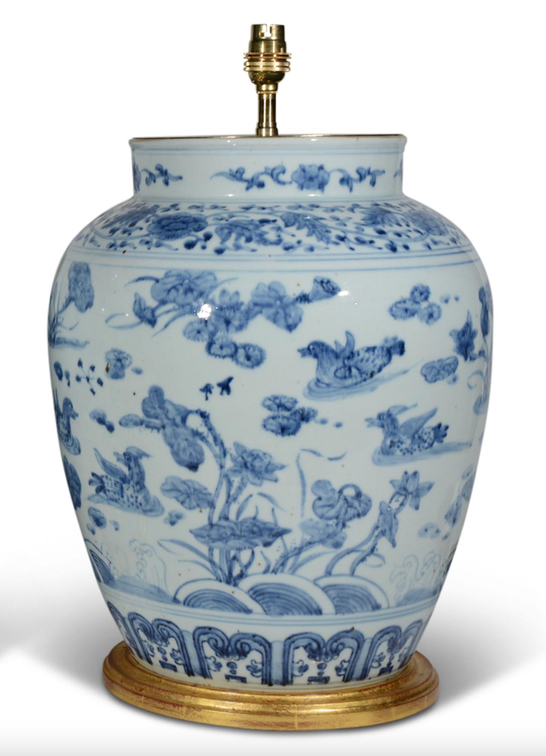 Chinese Blue and White Kangxi Style Table Lamp In Good Condition In London, GB