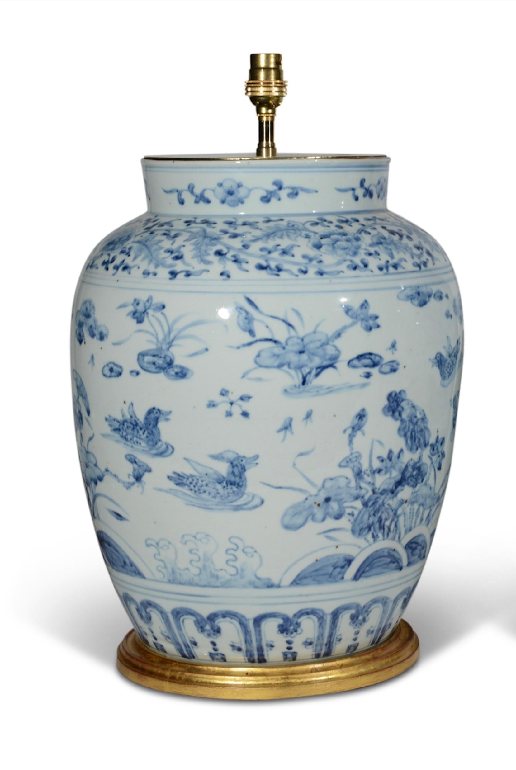 Lampe de bureau chinoise de style Kangxi bleue et blanche Bon état - En vente à London, GB