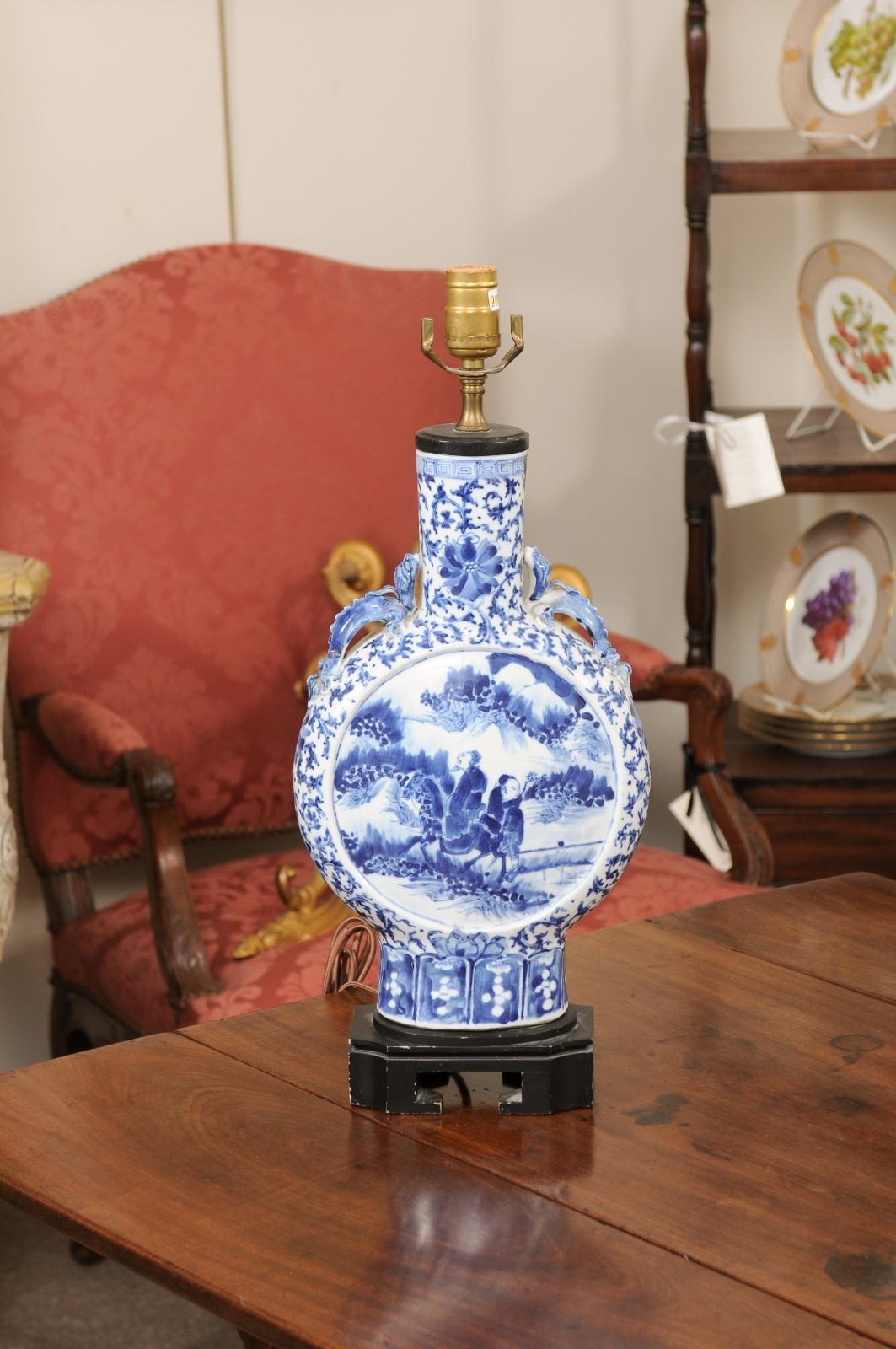 Chinese Blue and White Moon Flask Table Lamp, 20th Century In Good Condition For Sale In Atlanta, GA