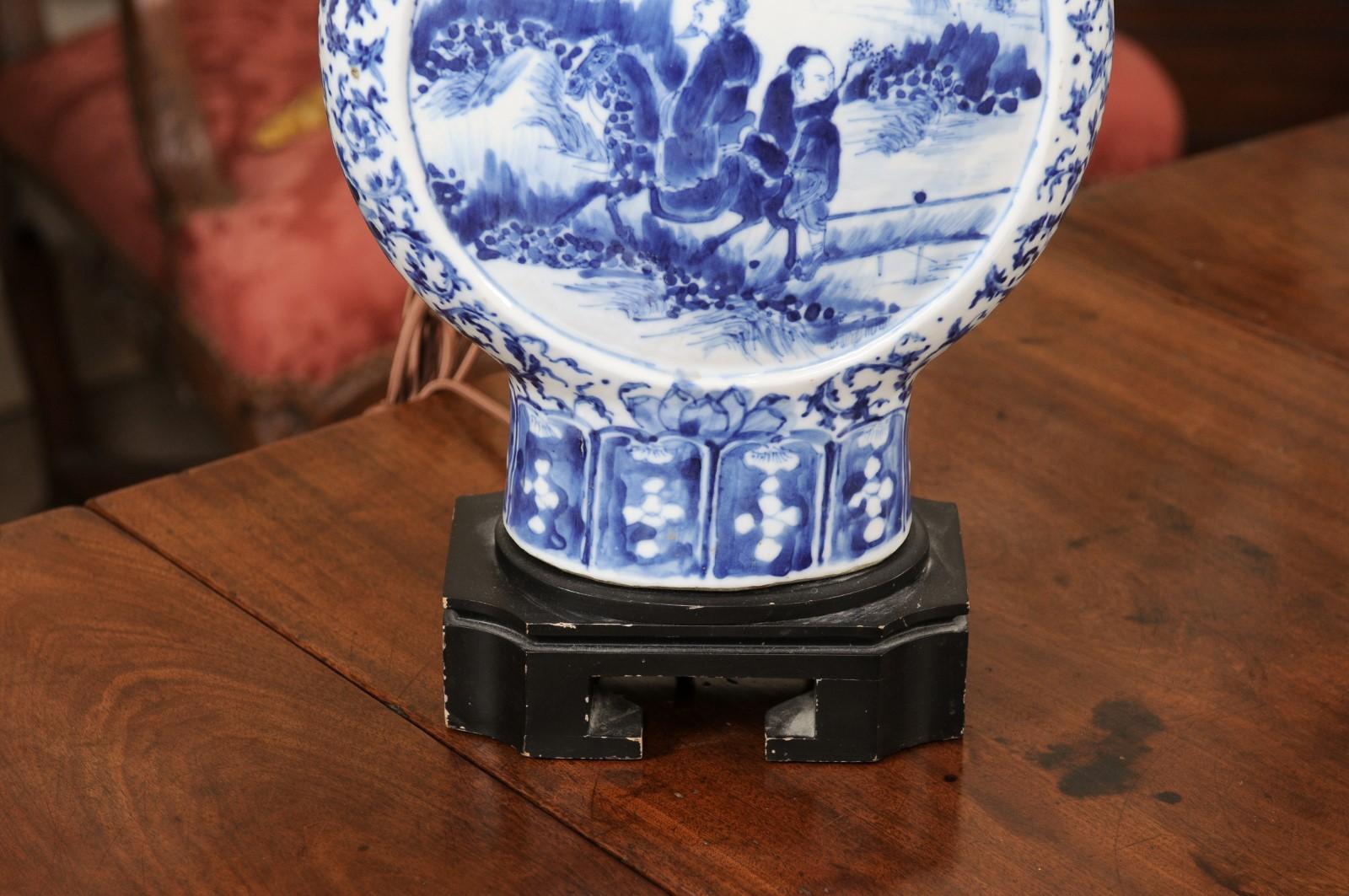 Chinese Blue and White Moon Flask Table Lamp, 20th Century For Sale 2