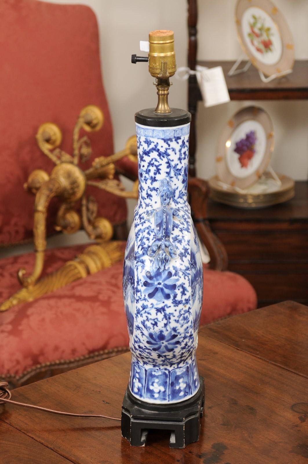 Lampe de table chinoise en forme de flacon de lune bleu et blanc, 20e siècle en vente 3