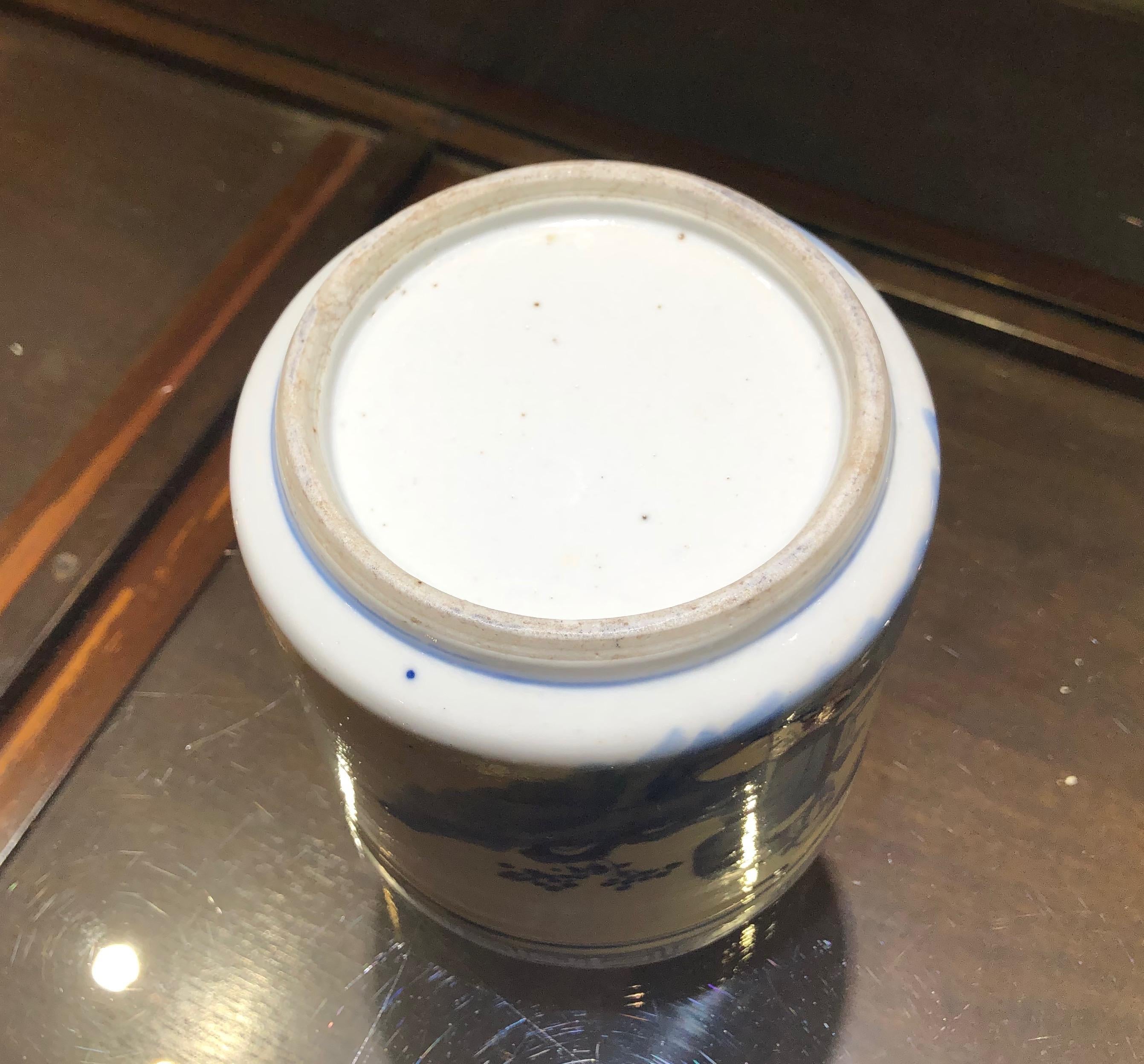 Chinese Blue and White Painted Porcelain Brush Pot with Stand, Qing Dynasty 1